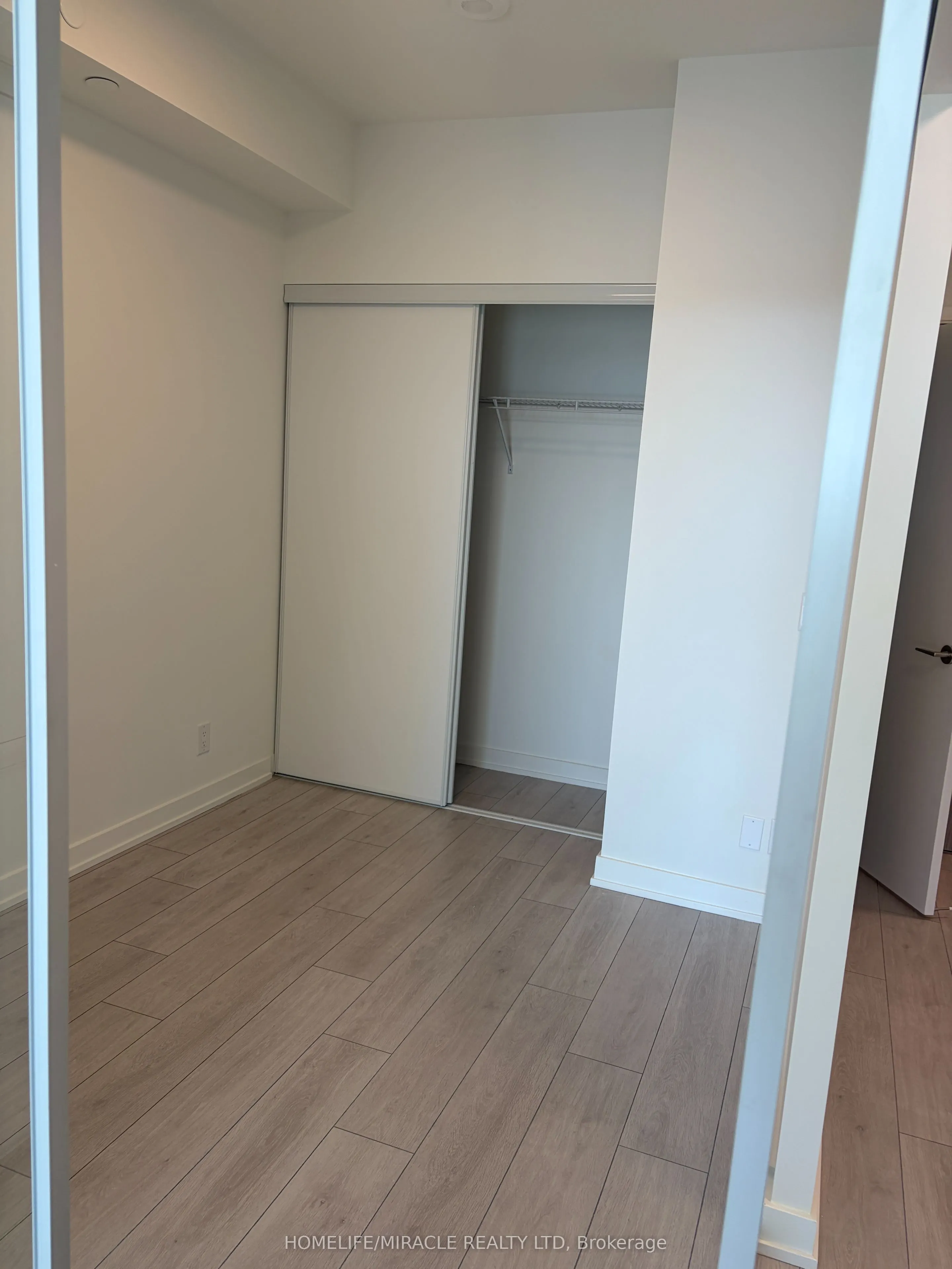 1381 Lakeshore Road E #523