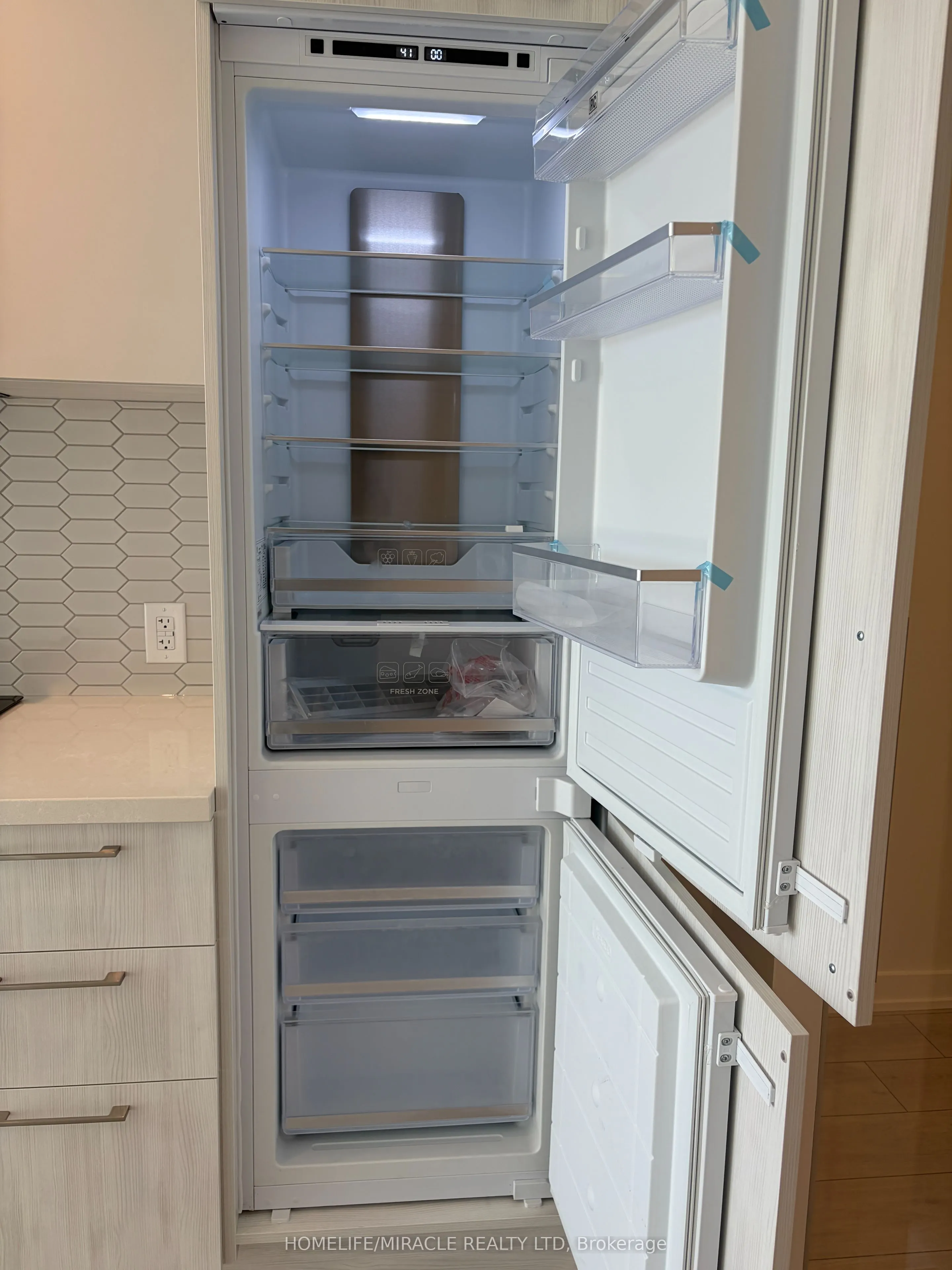 1381 Lakeshore Road E #523