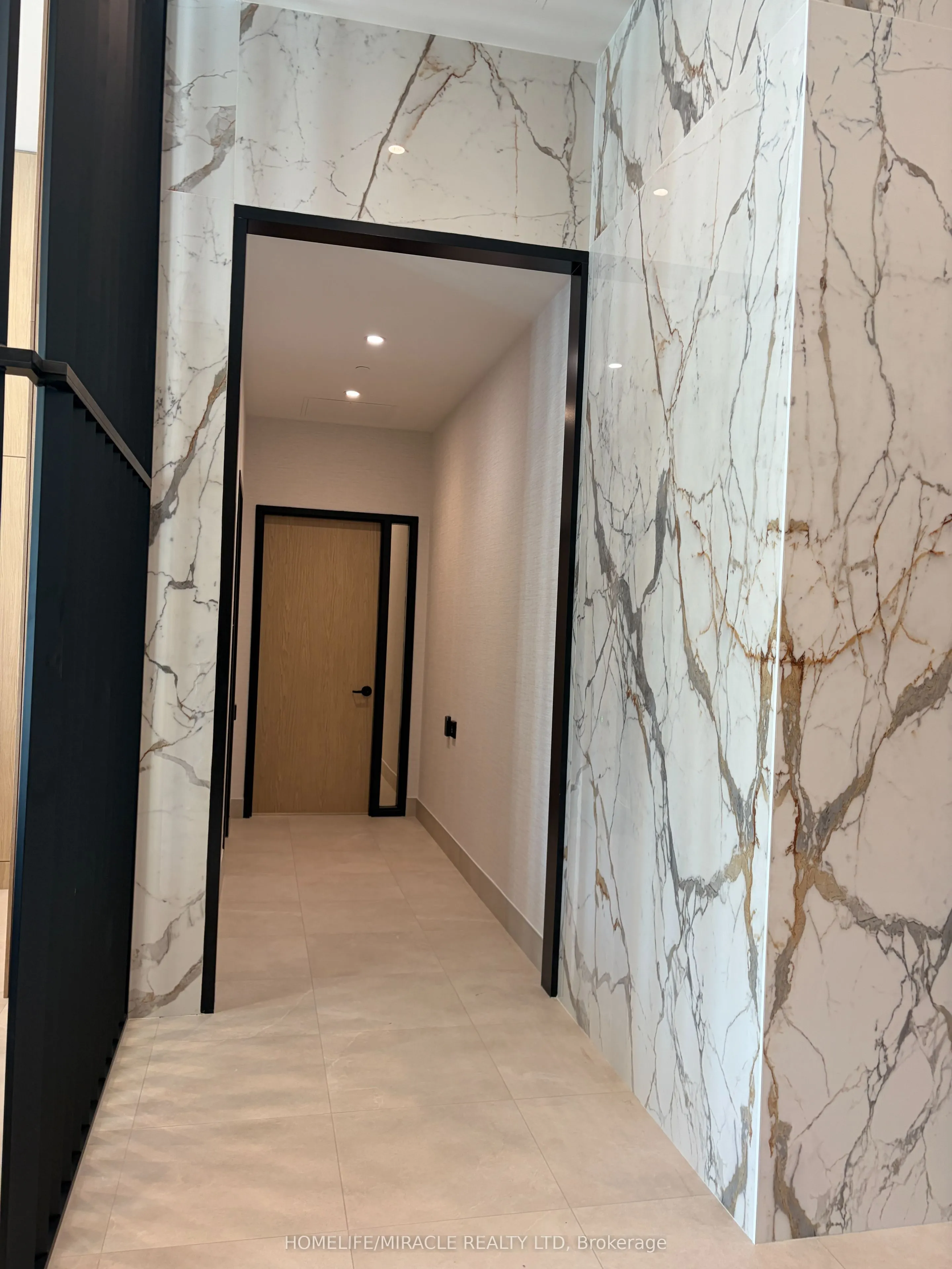 1381 Lakeshore Road E #523