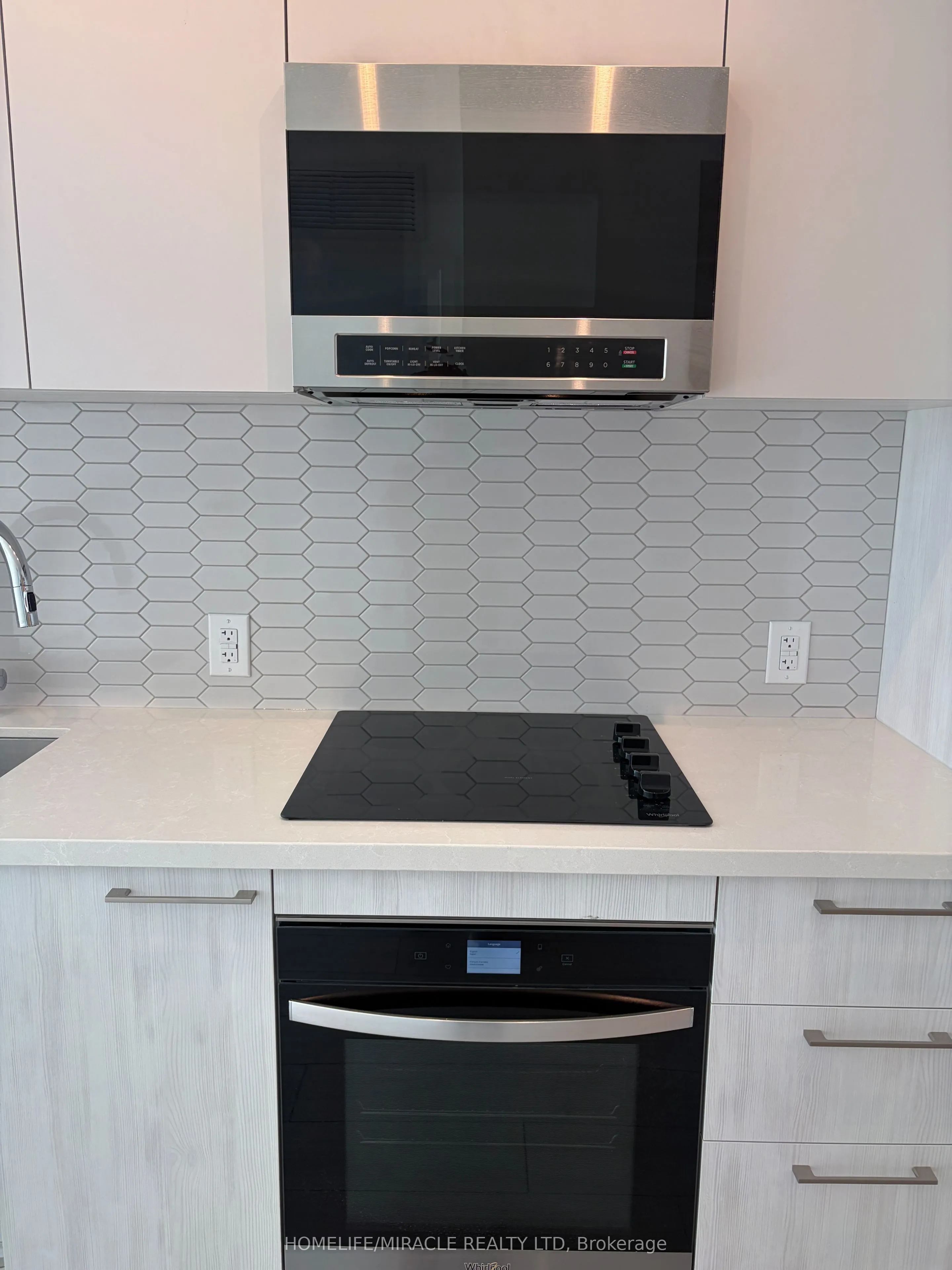 1381 Lakeshore Road E #523