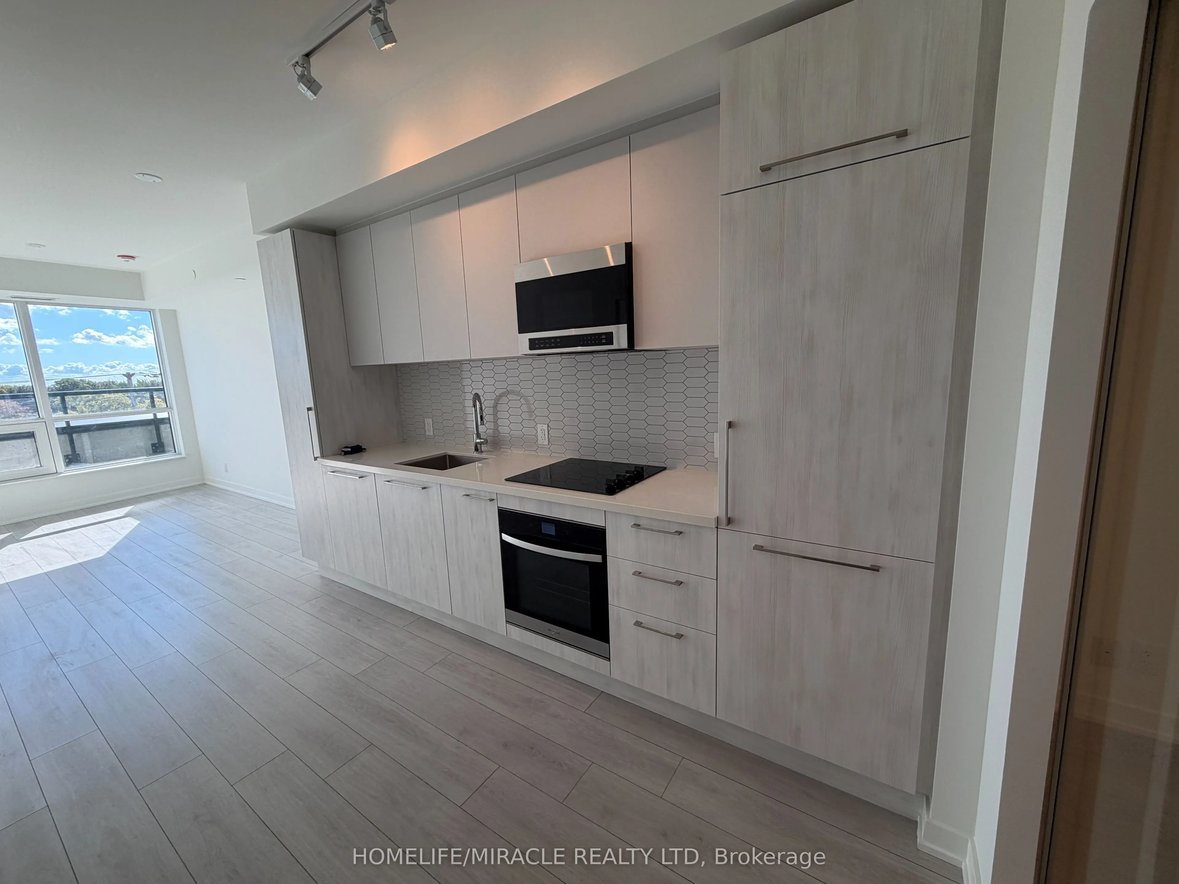 1381 Lakeshore Road E #523