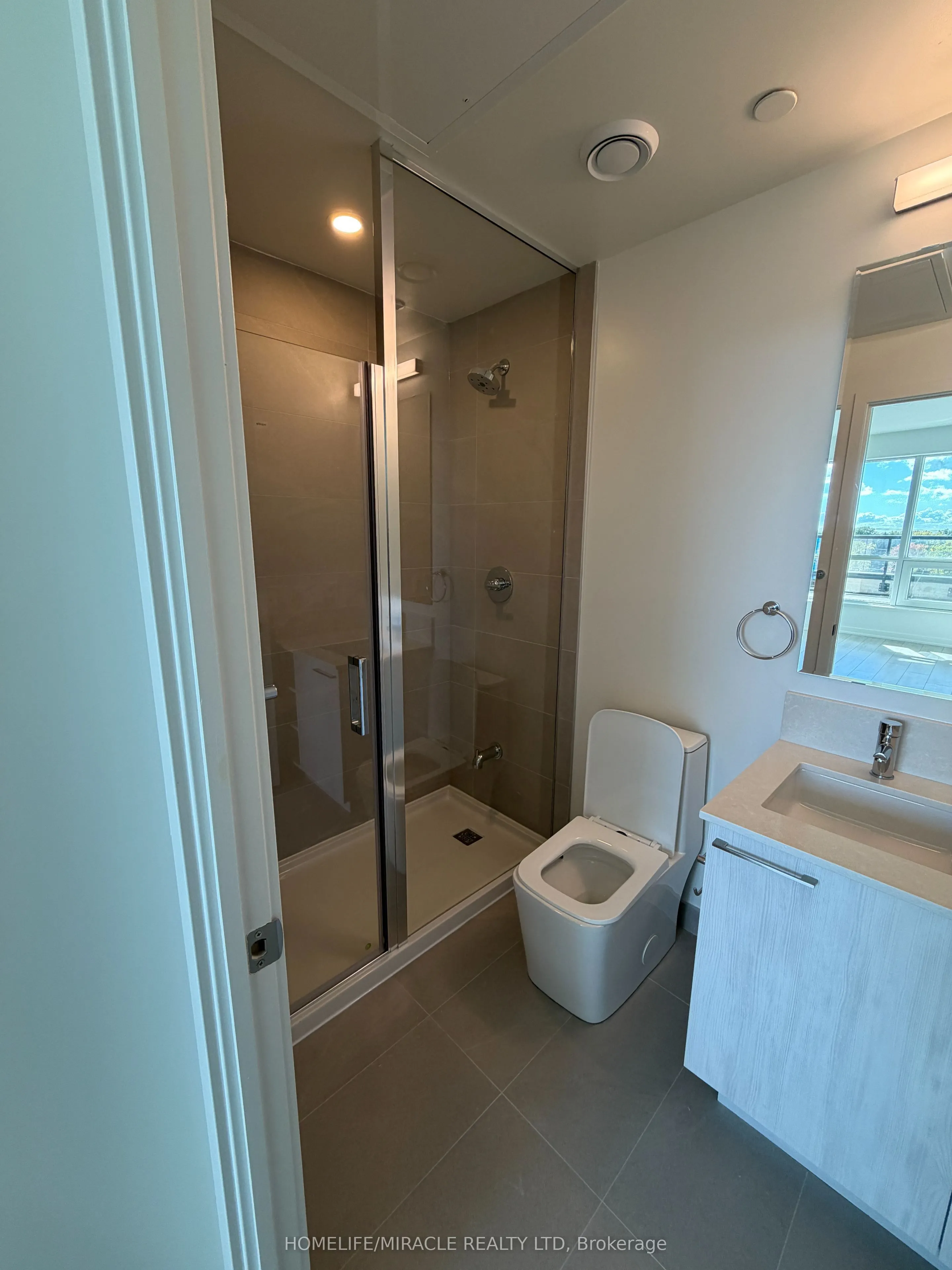 1381 Lakeshore Road E #523