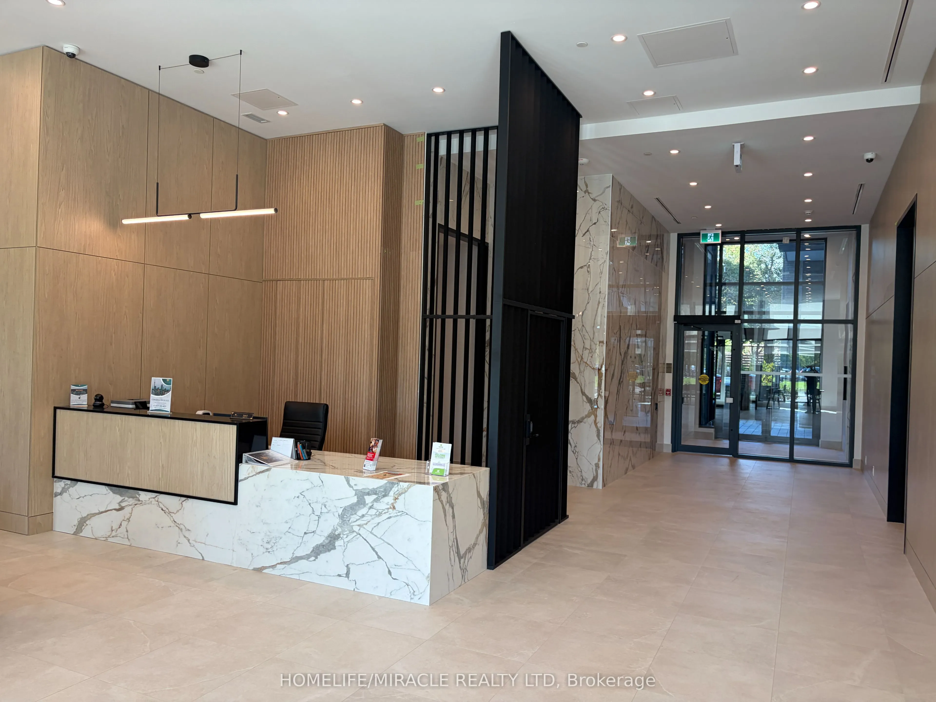 1381 Lakeshore Road E #523