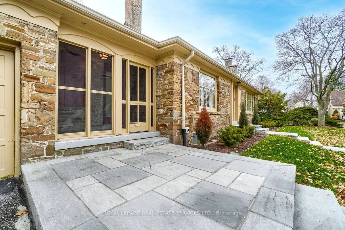 880 Royal York Road