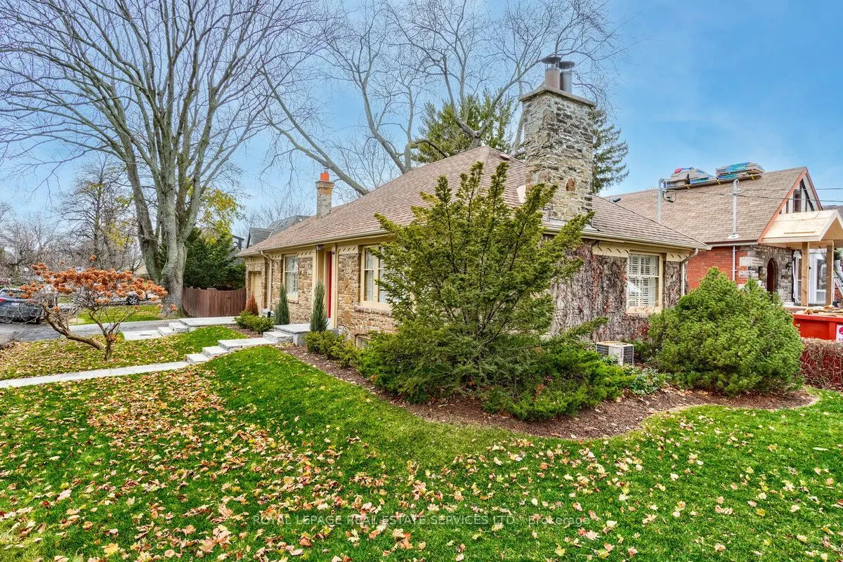 880 Royal York Road