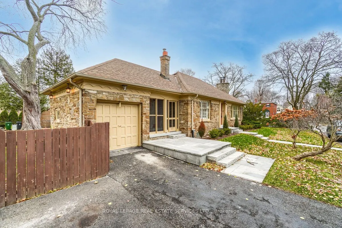 880 Royal York Road