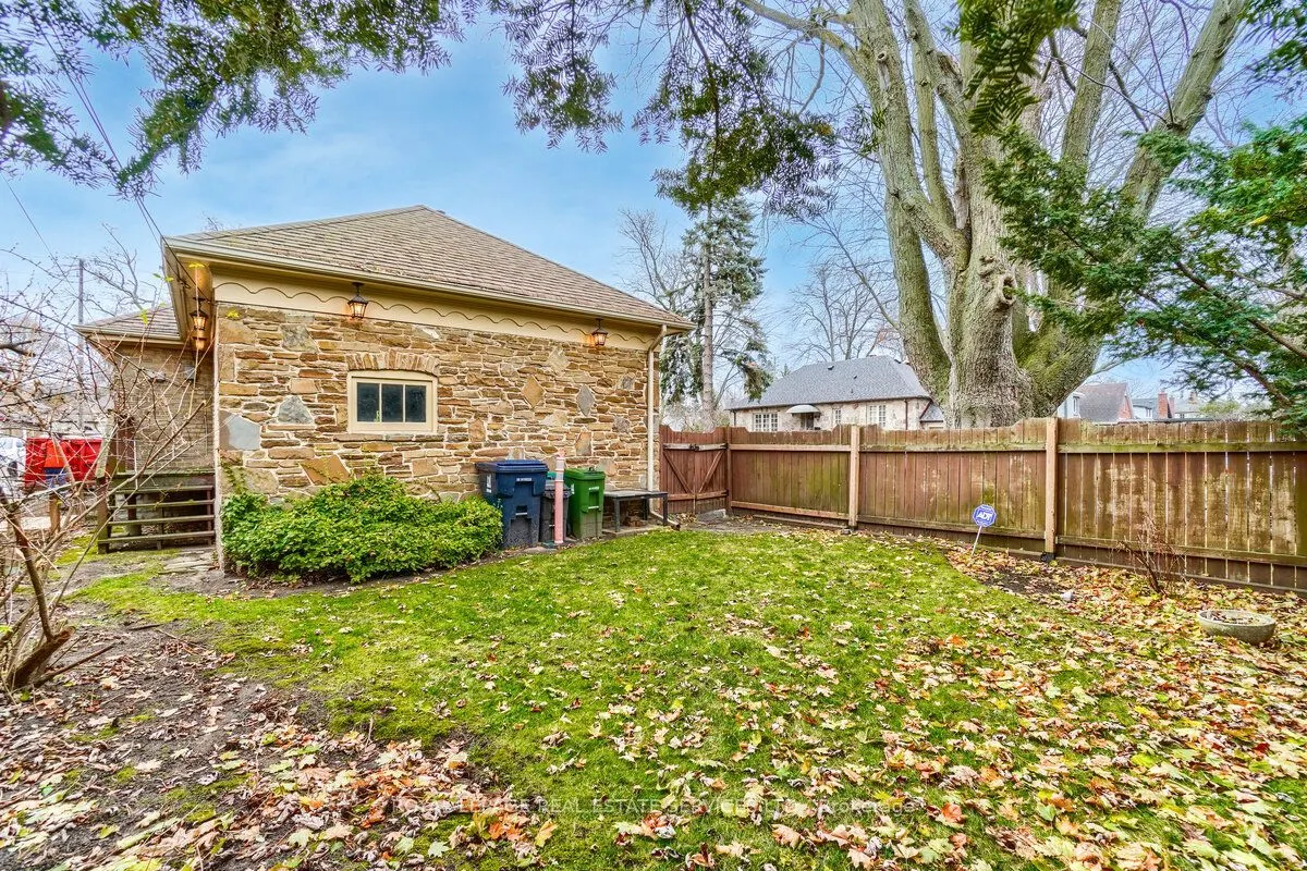 880 Royal York Road