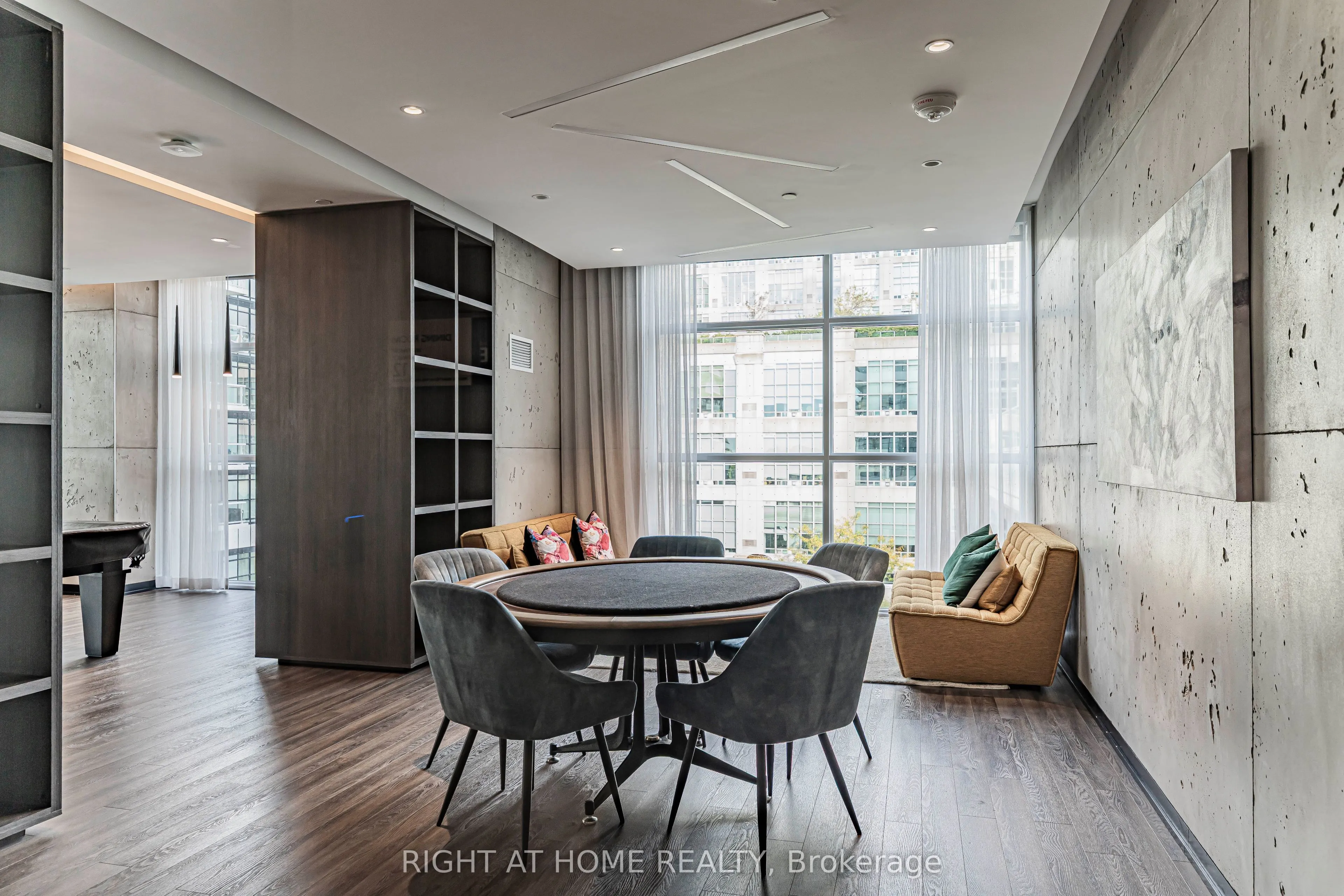 251 Manitoba Street #402
