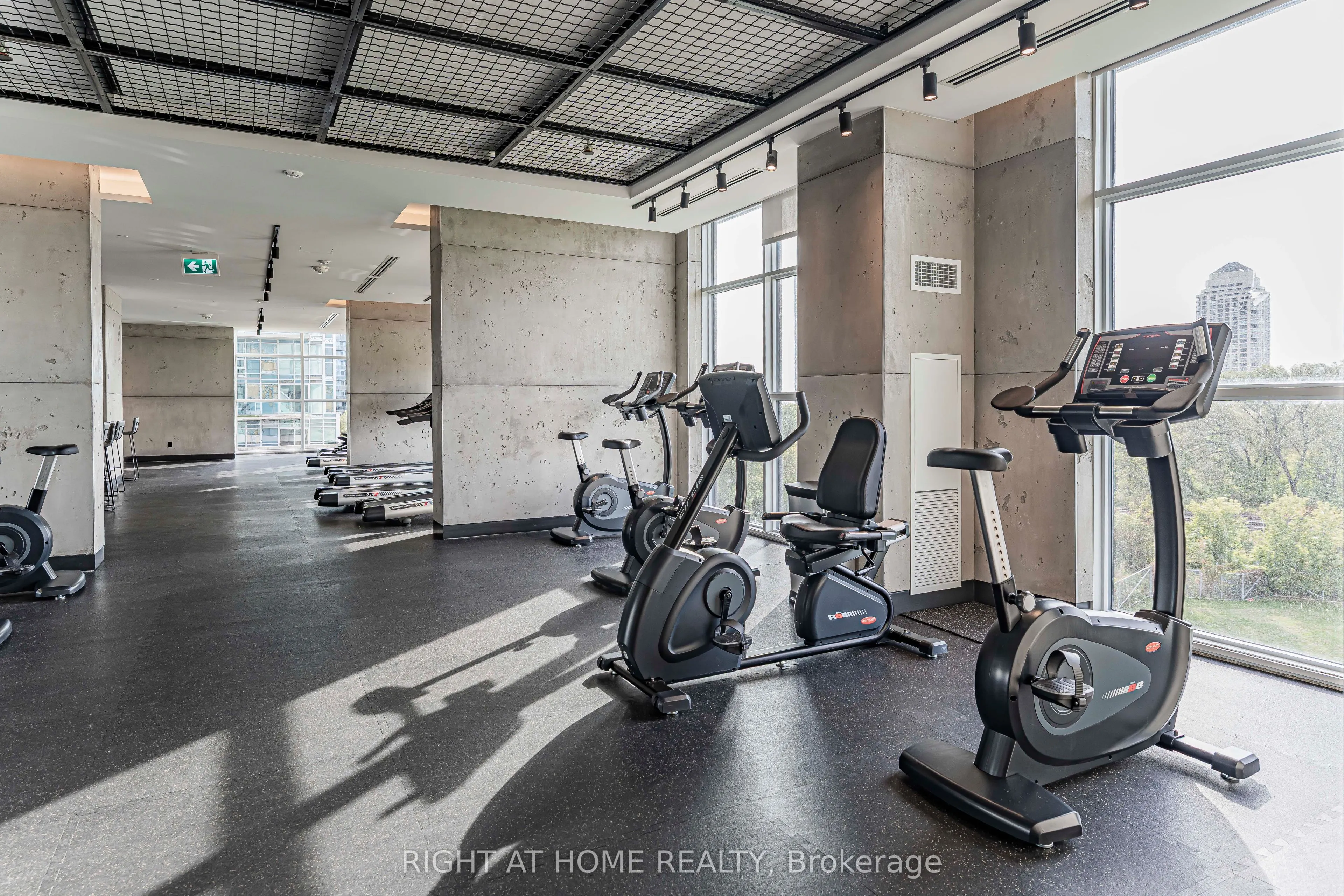 251 Manitoba Street #402