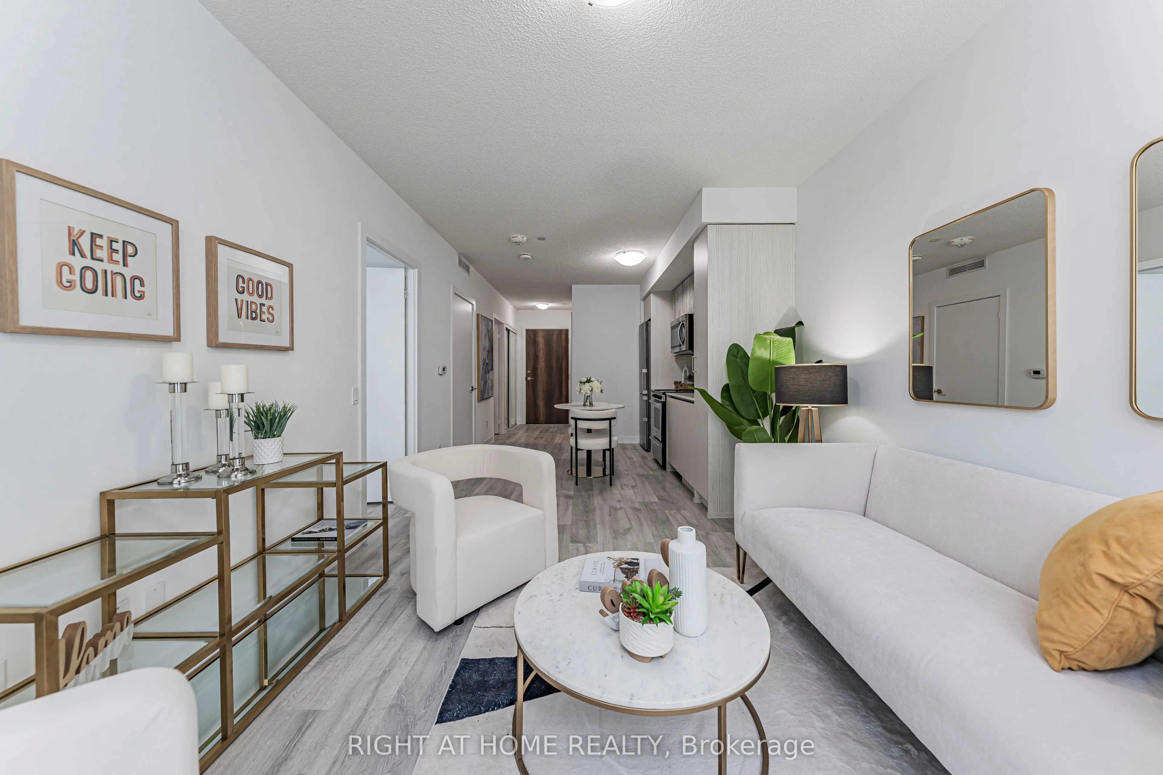 251 Manitoba Street #402
