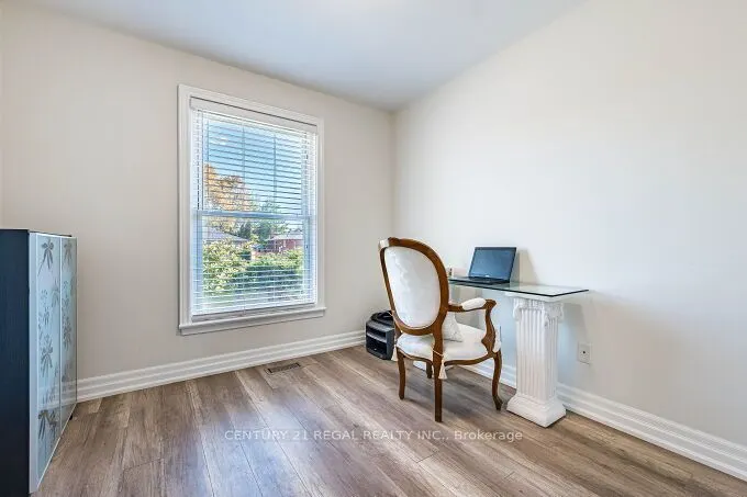 2 Alderbury Crescent