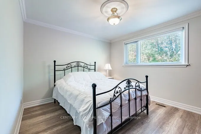 2 Alderbury Crescent