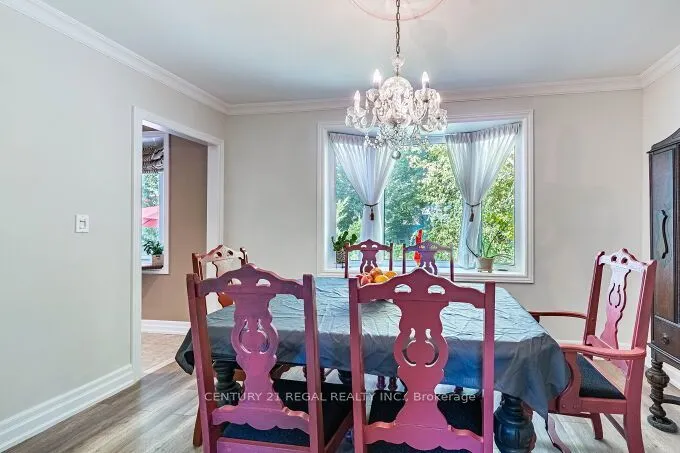 2 Alderbury Crescent
