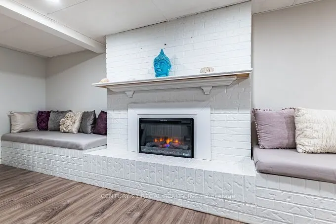 2 Alderbury Crescent