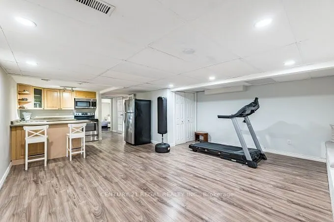 2 Alderbury Crescent