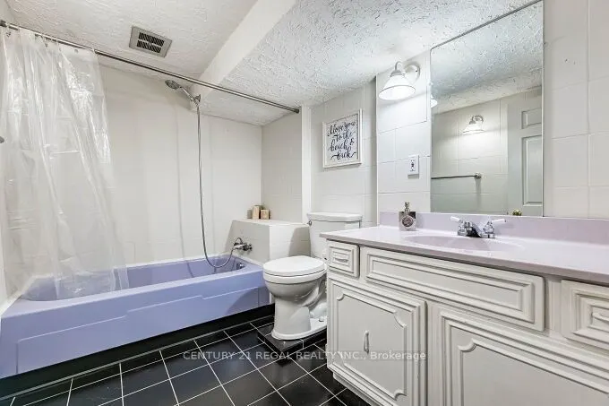 2 Alderbury Crescent