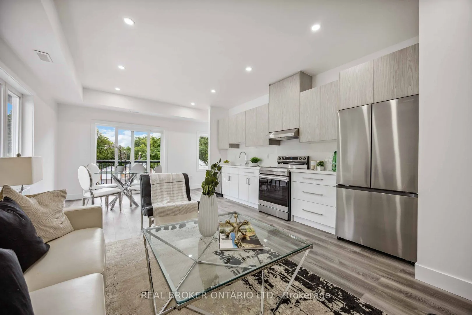 14 Hatfield Crescent #4