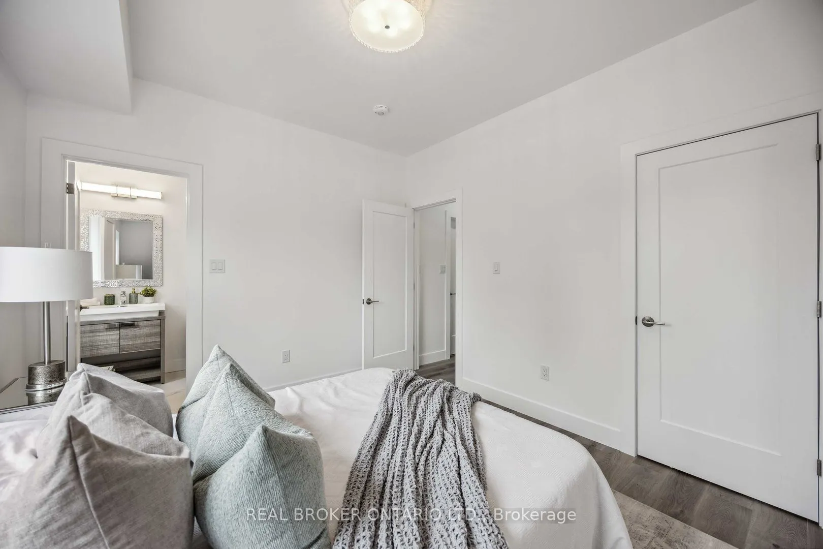 14 Hatfield Crescent #4