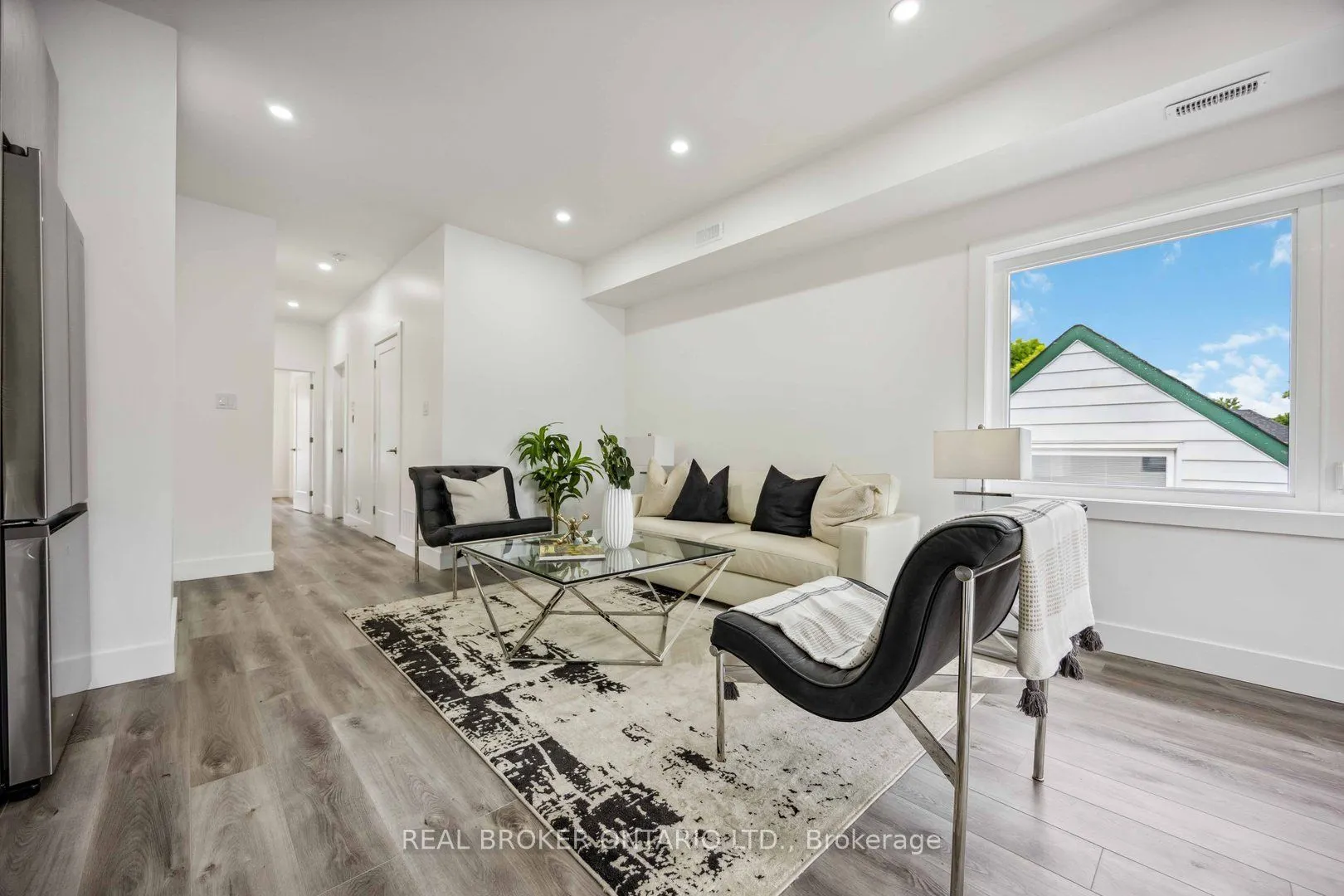14 Hatfield Crescent #4
