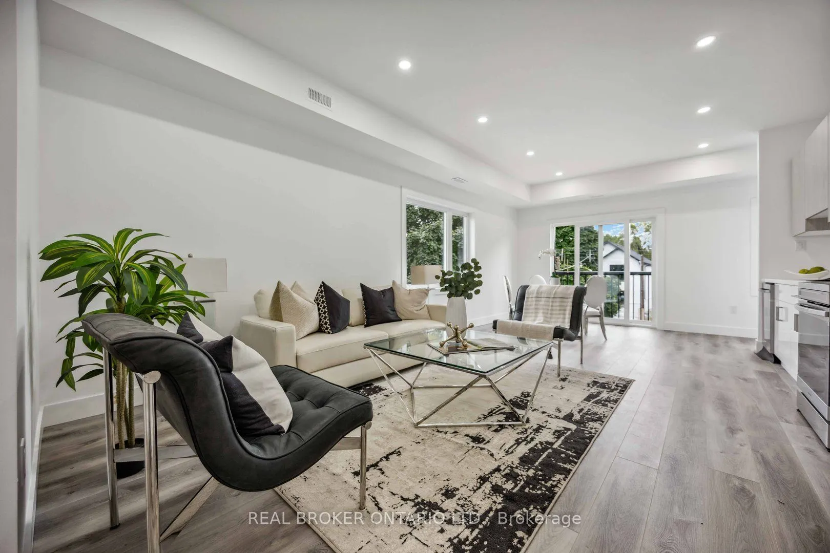 14 Hatfield Crescent #4