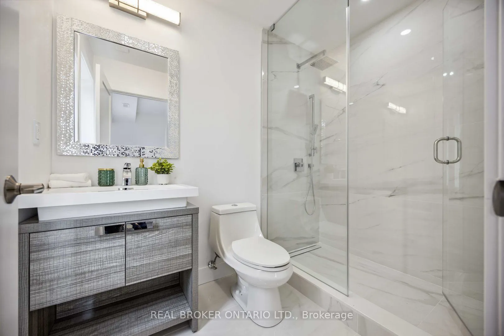 14 Hatfield Crescent #4