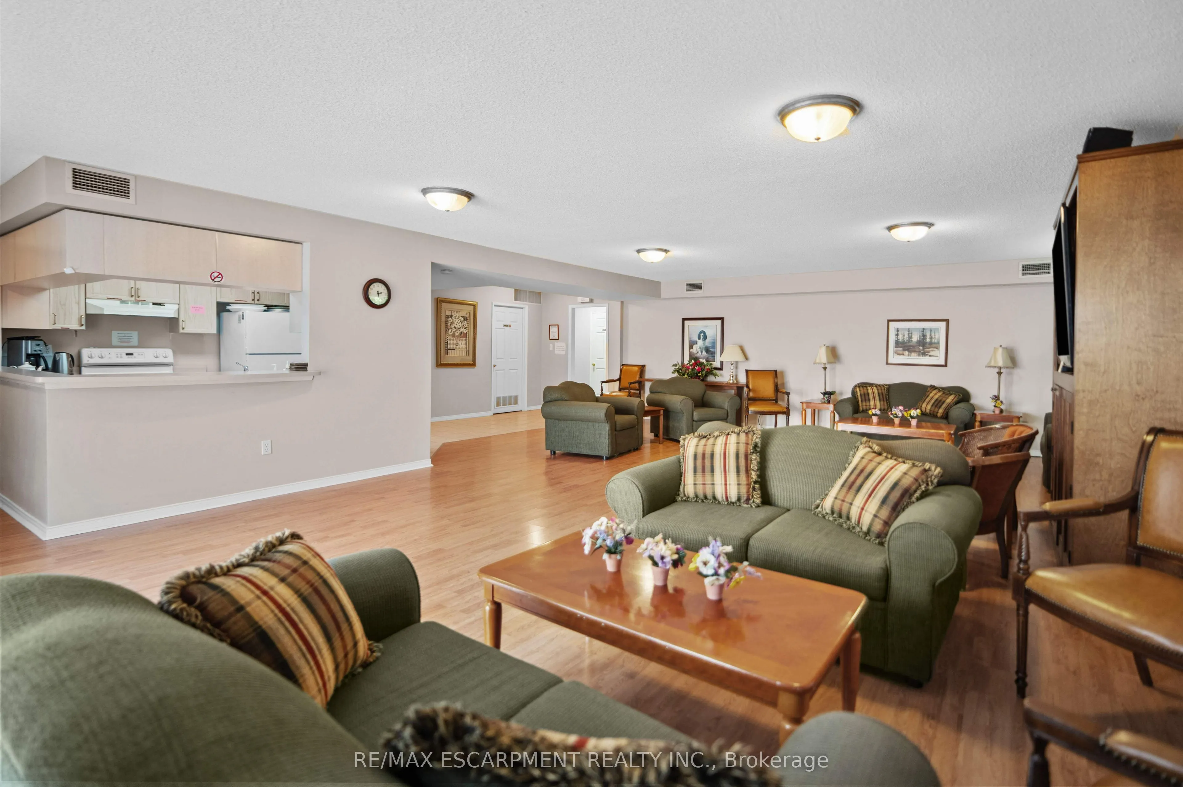 216 Plains Road W #B404