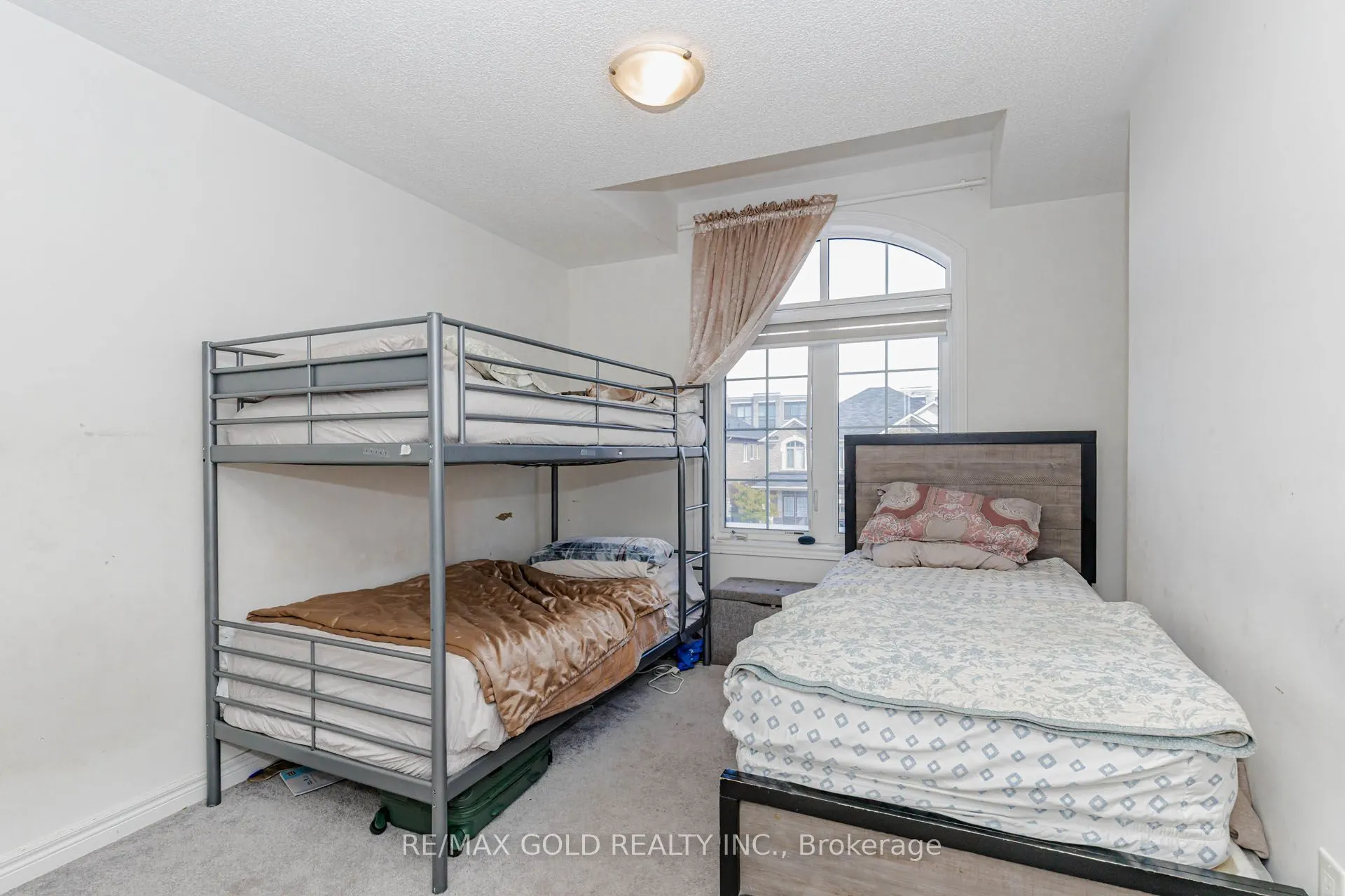 84 Palleschi Drive
