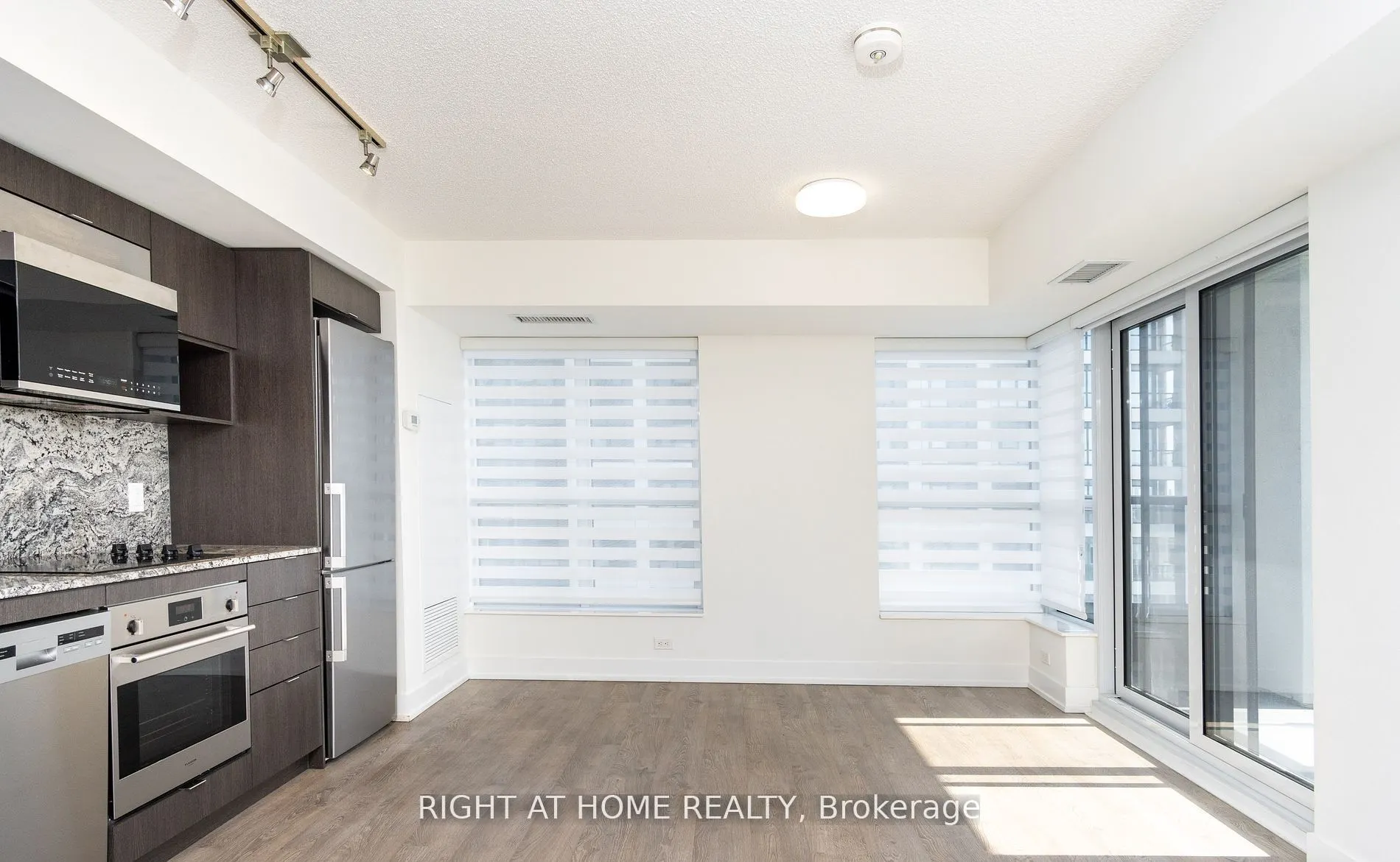 9 Mabelle Avenue #1622