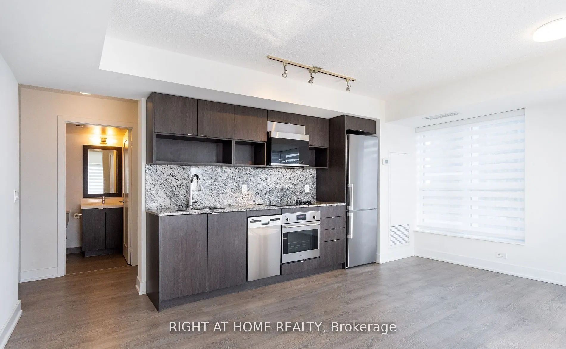 9 Mabelle Avenue #1622