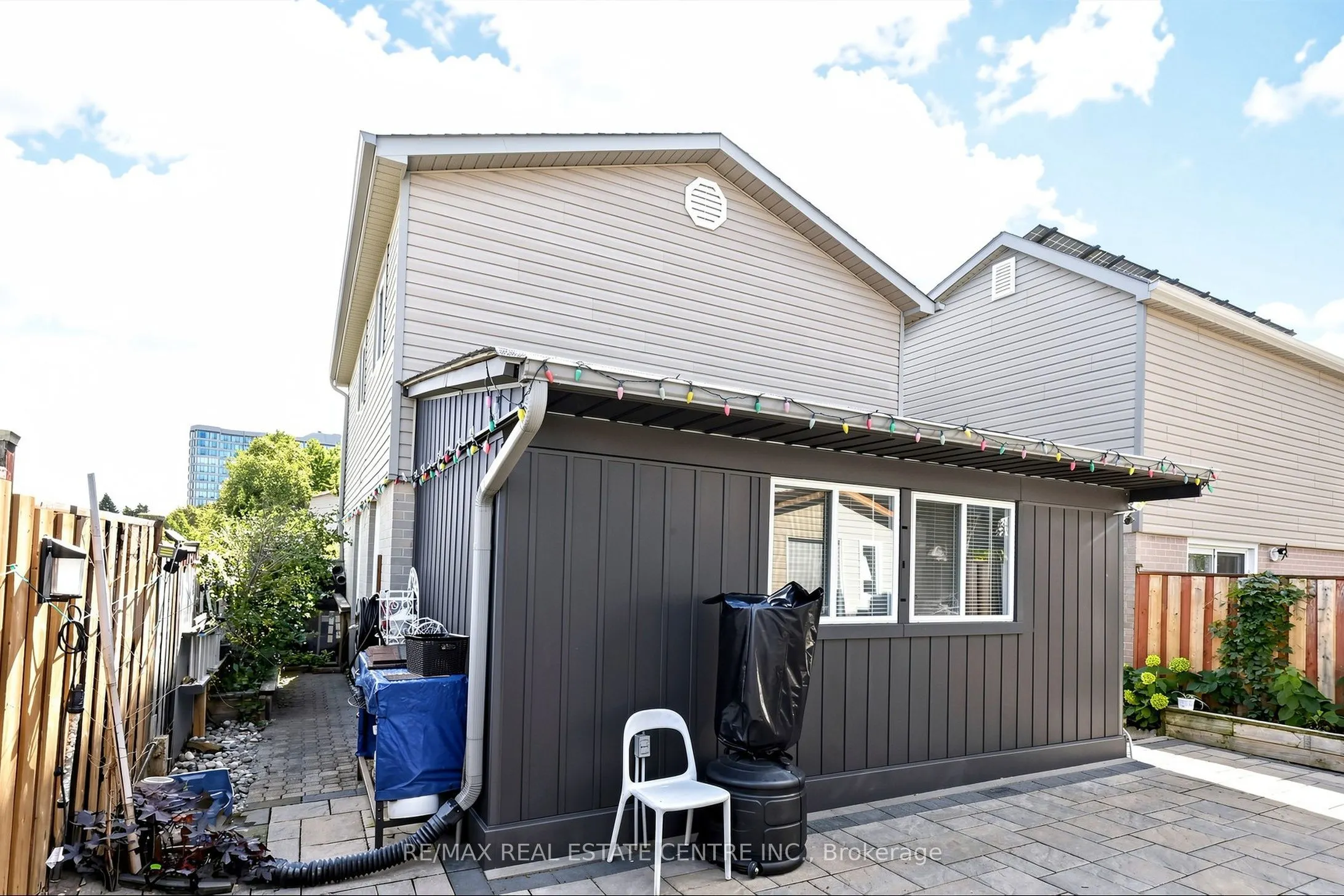 1 Hawkins Court
