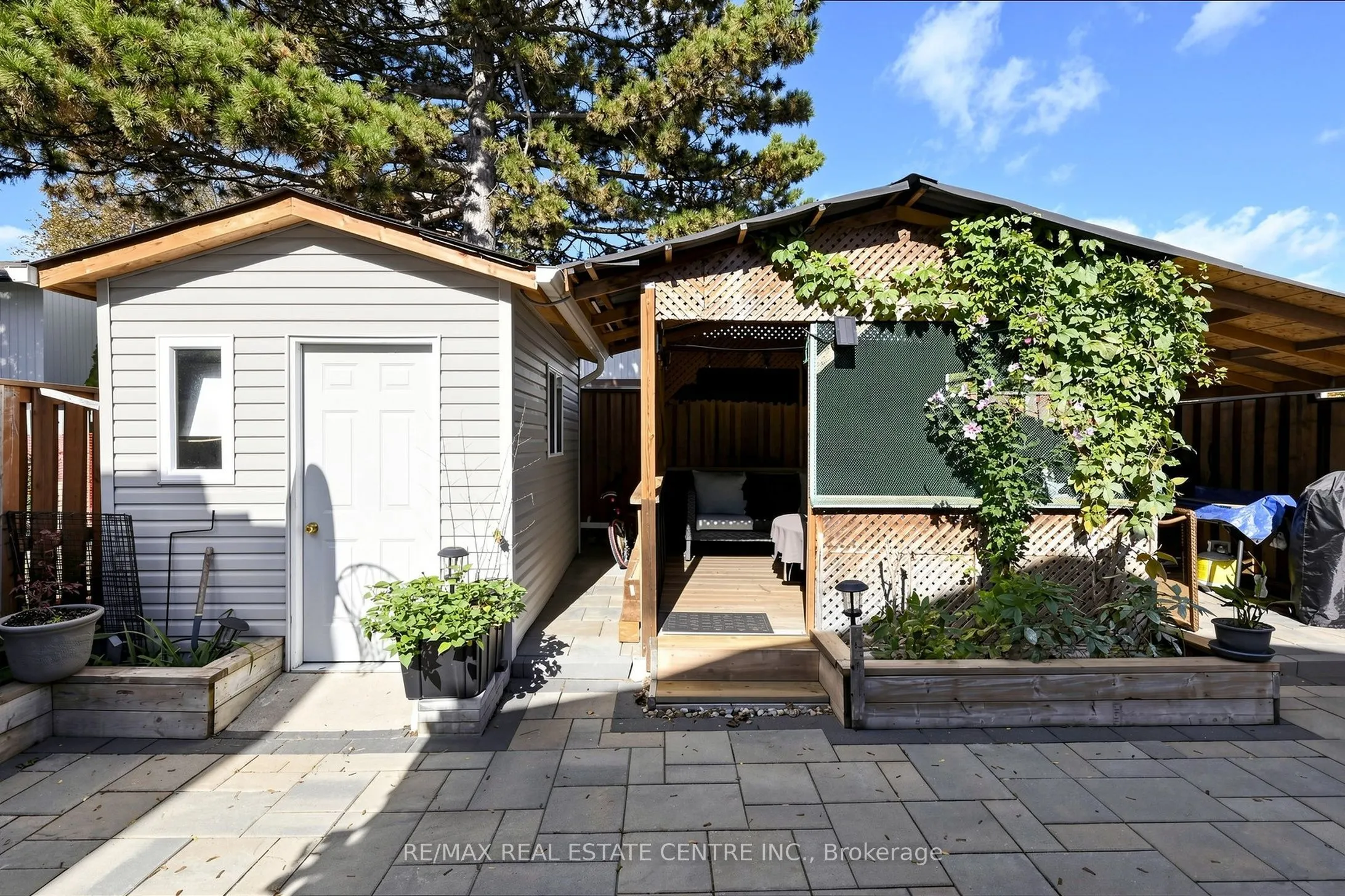 1 Hawkins Court