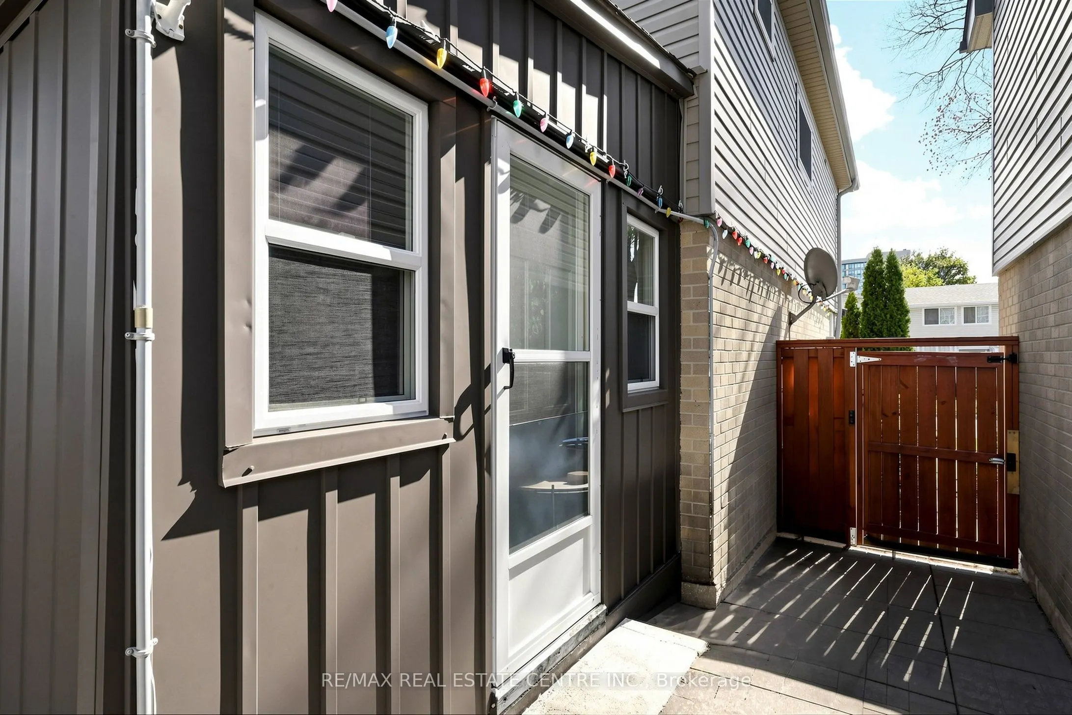 1 Hawkins Court