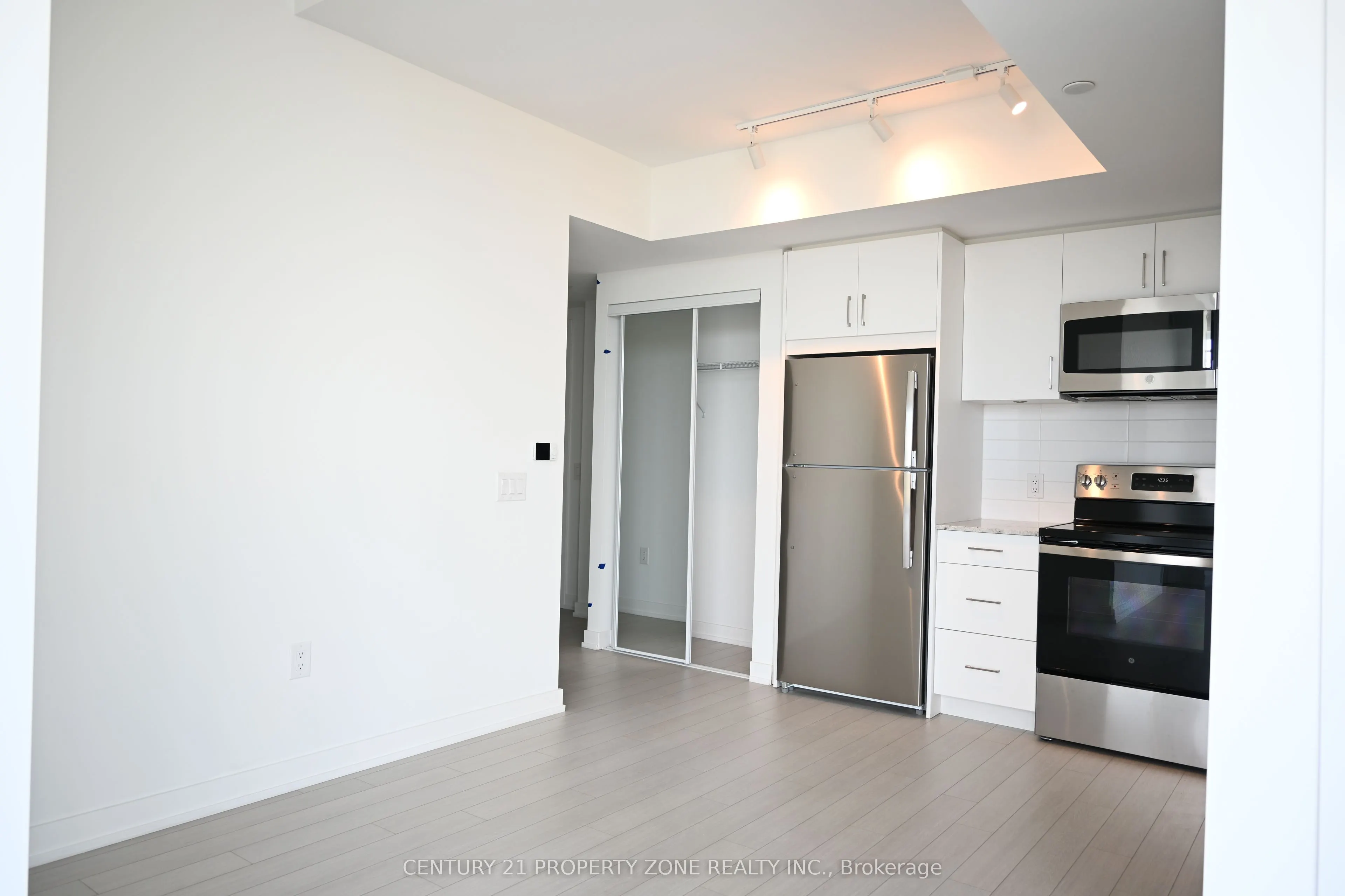 4010 Eglinton Avenue W #2702