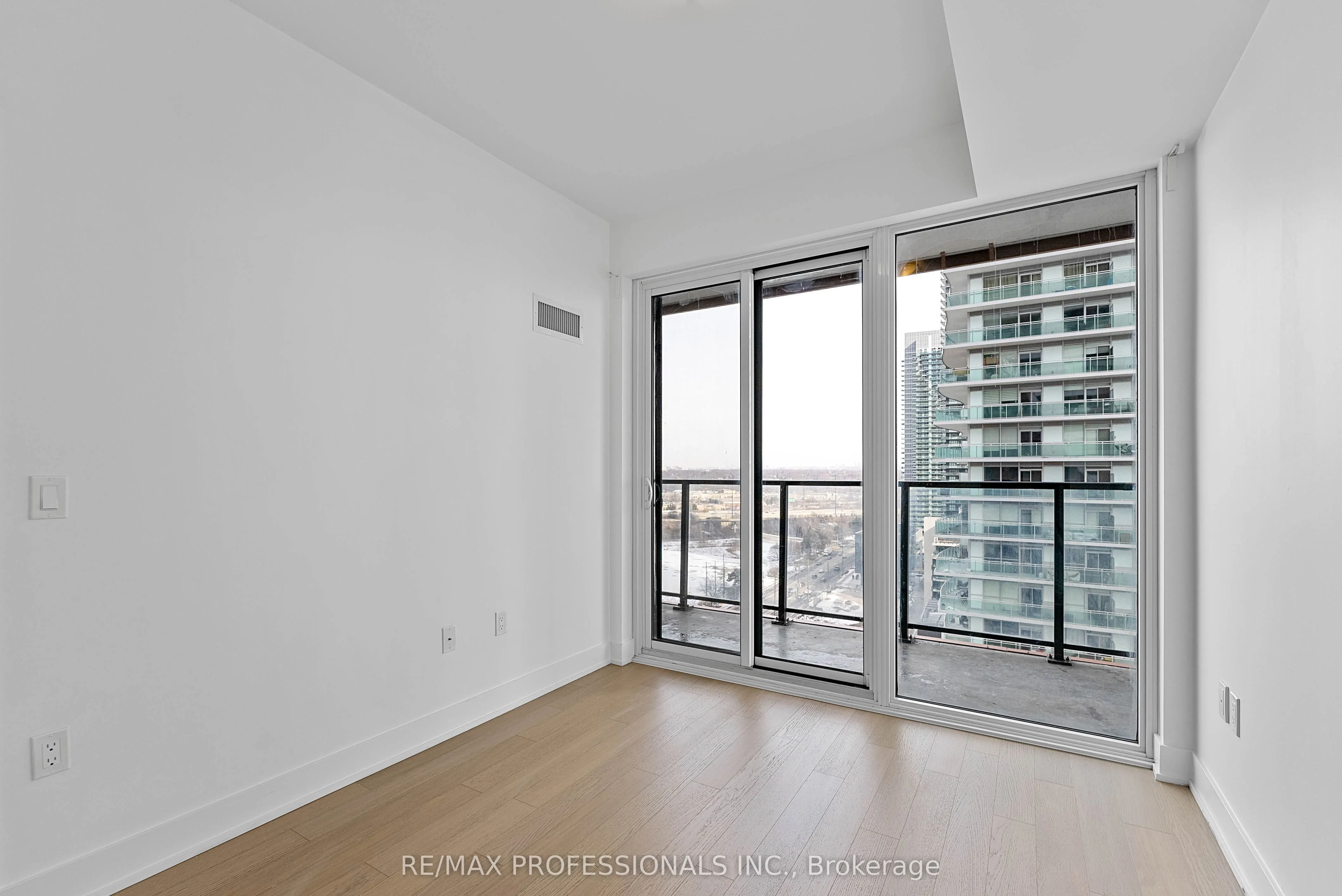30 Shore Breeze Drive #1614