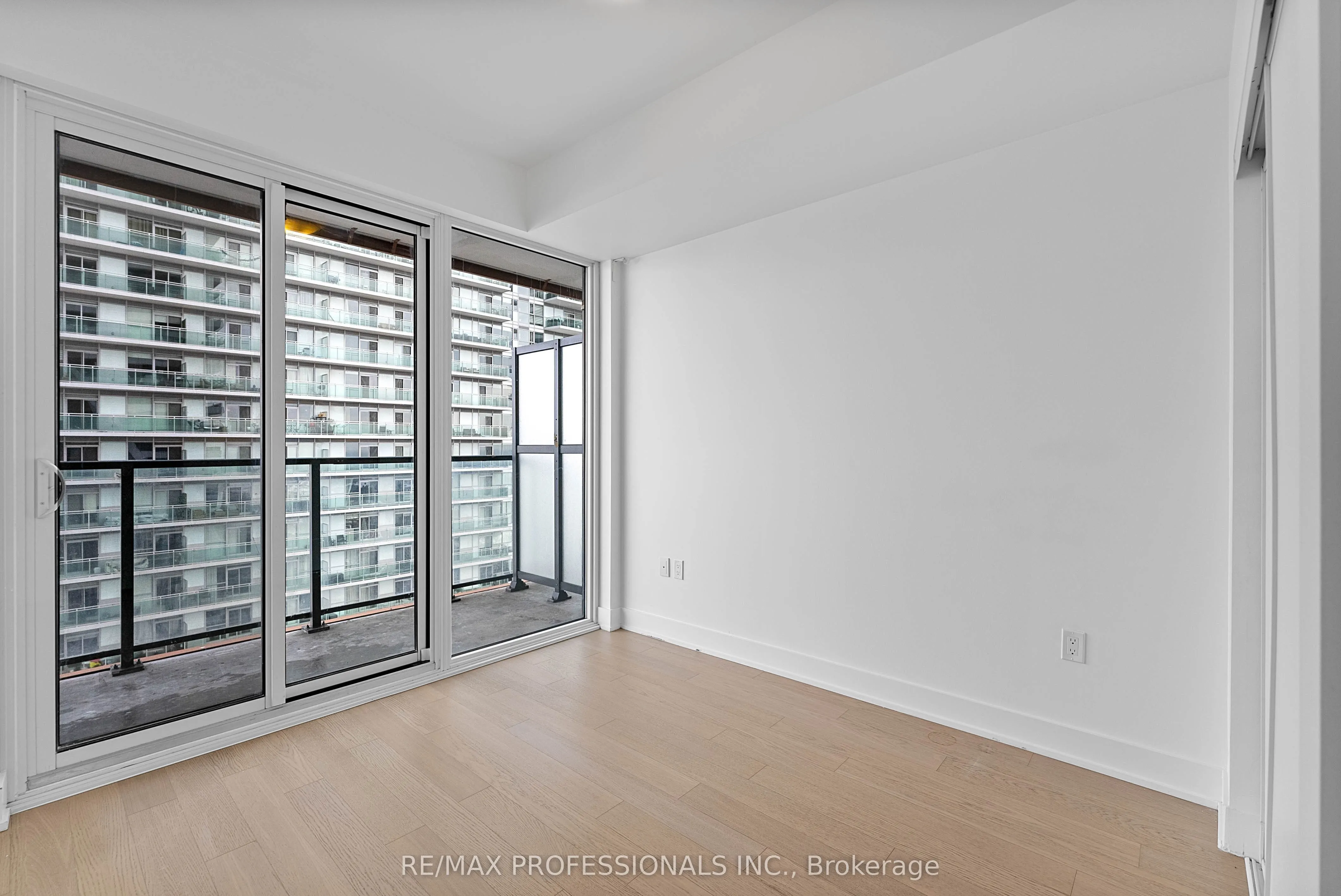 30 Shore Breeze Drive #1614