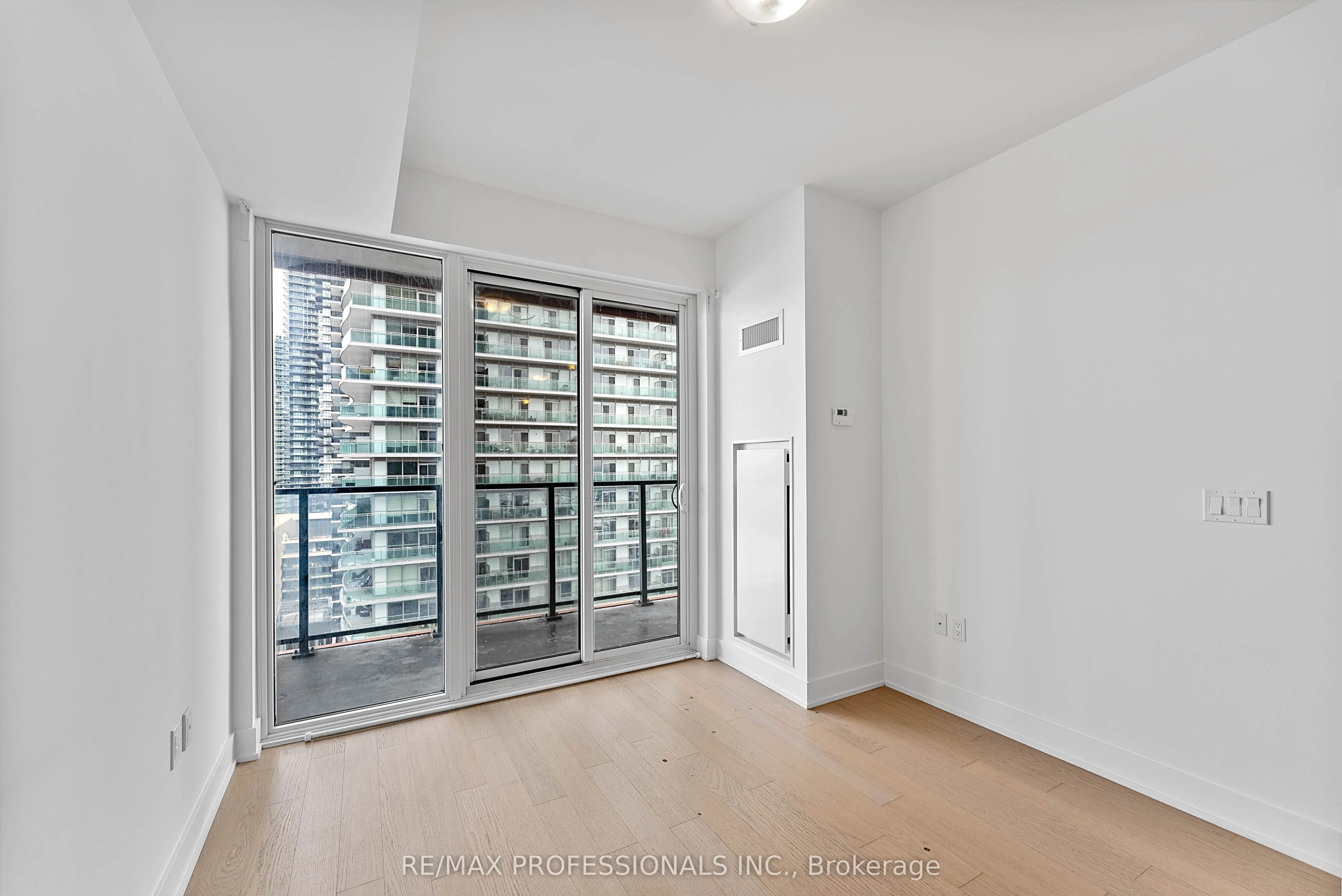 30 Shore Breeze Drive #1614