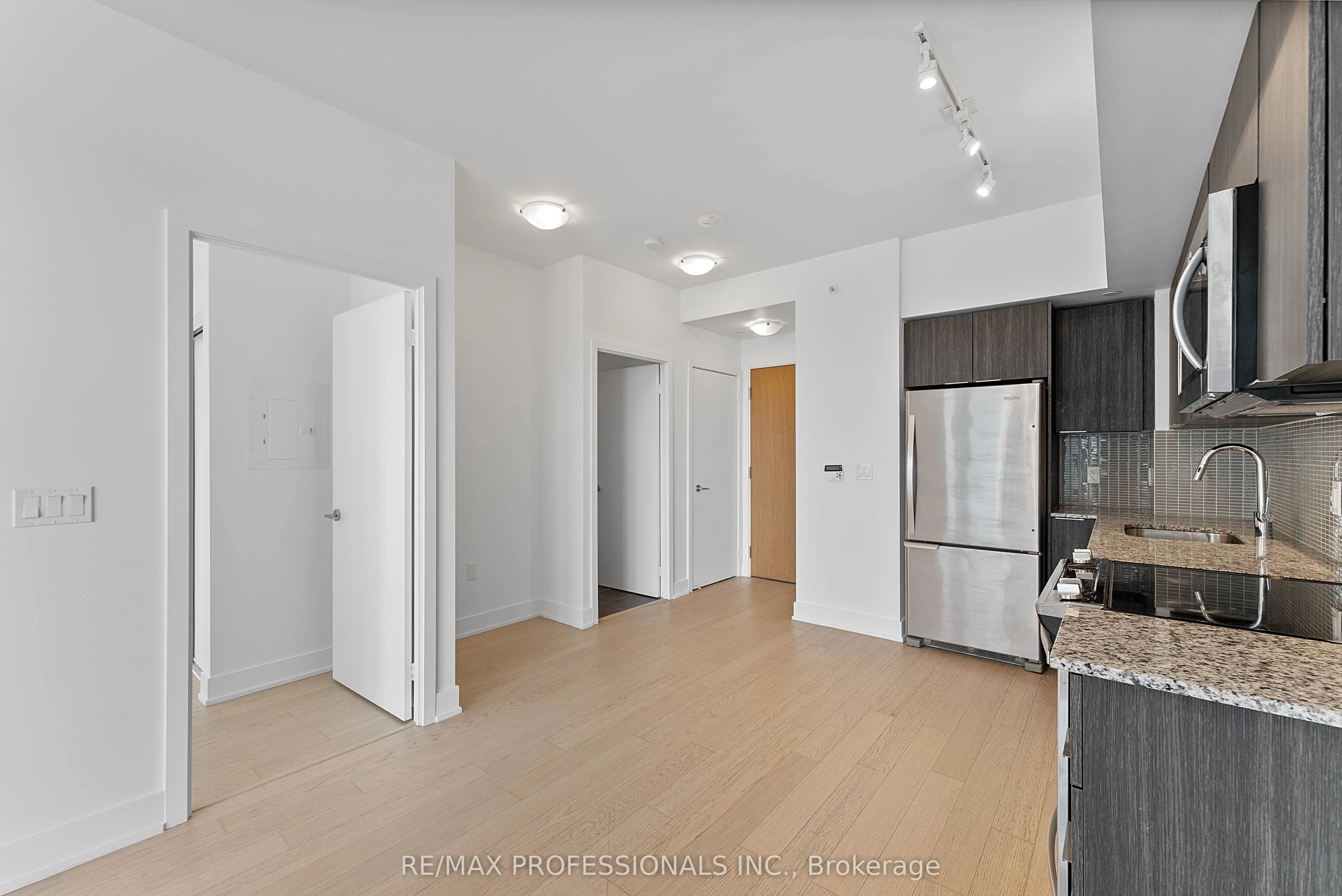 30 Shore Breeze Drive #1614