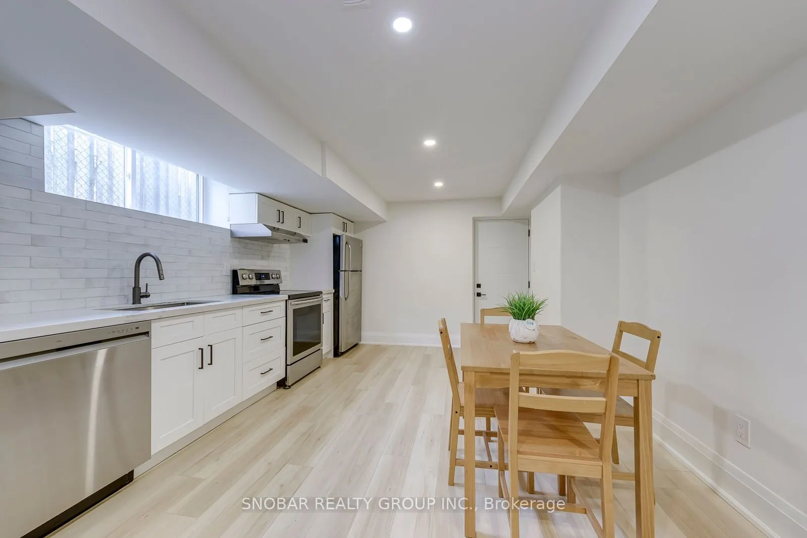 23 Mitre Place