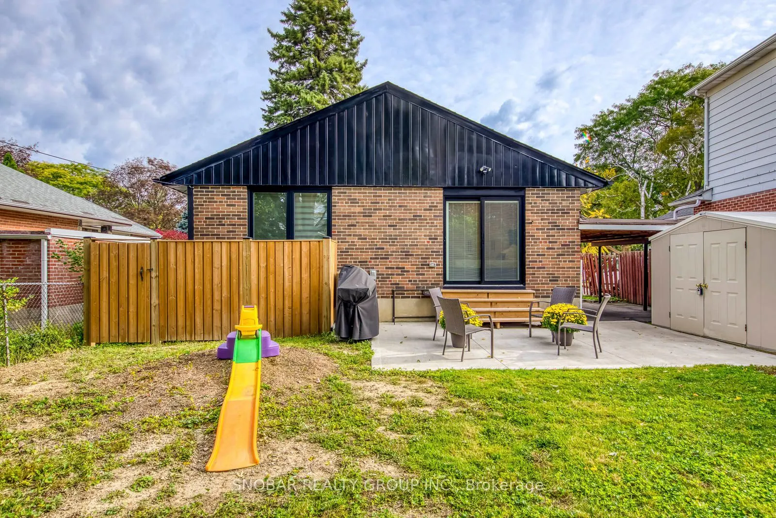 23 Mitre Place