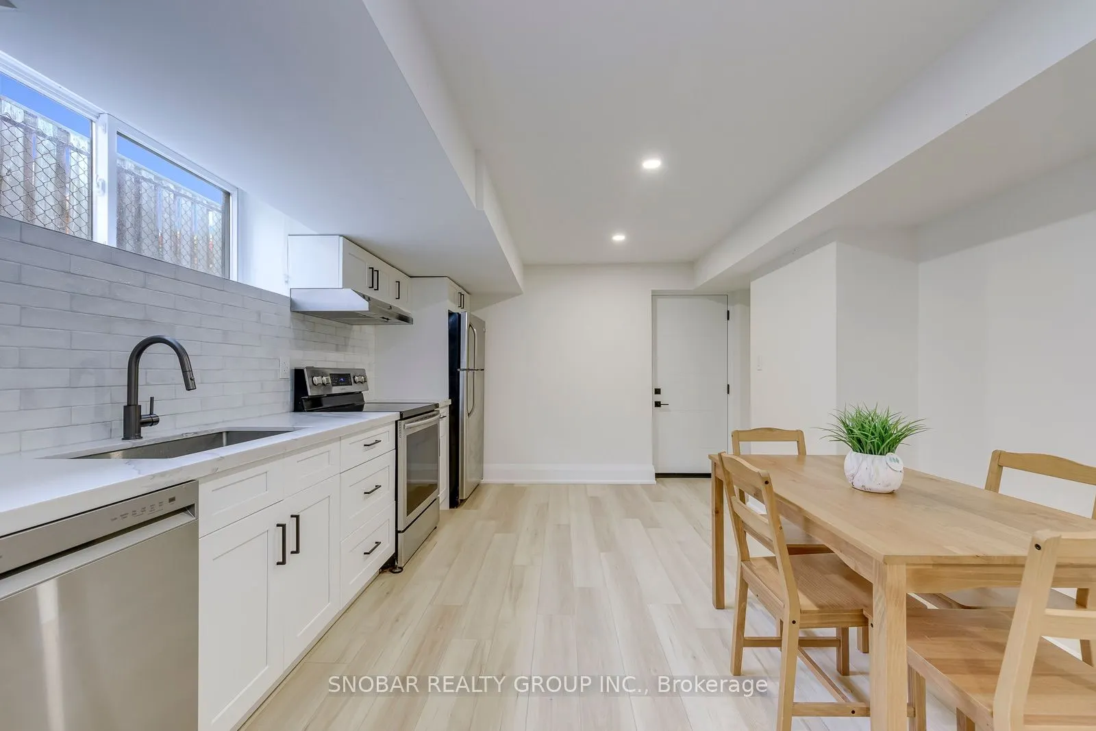 23 Mitre Place