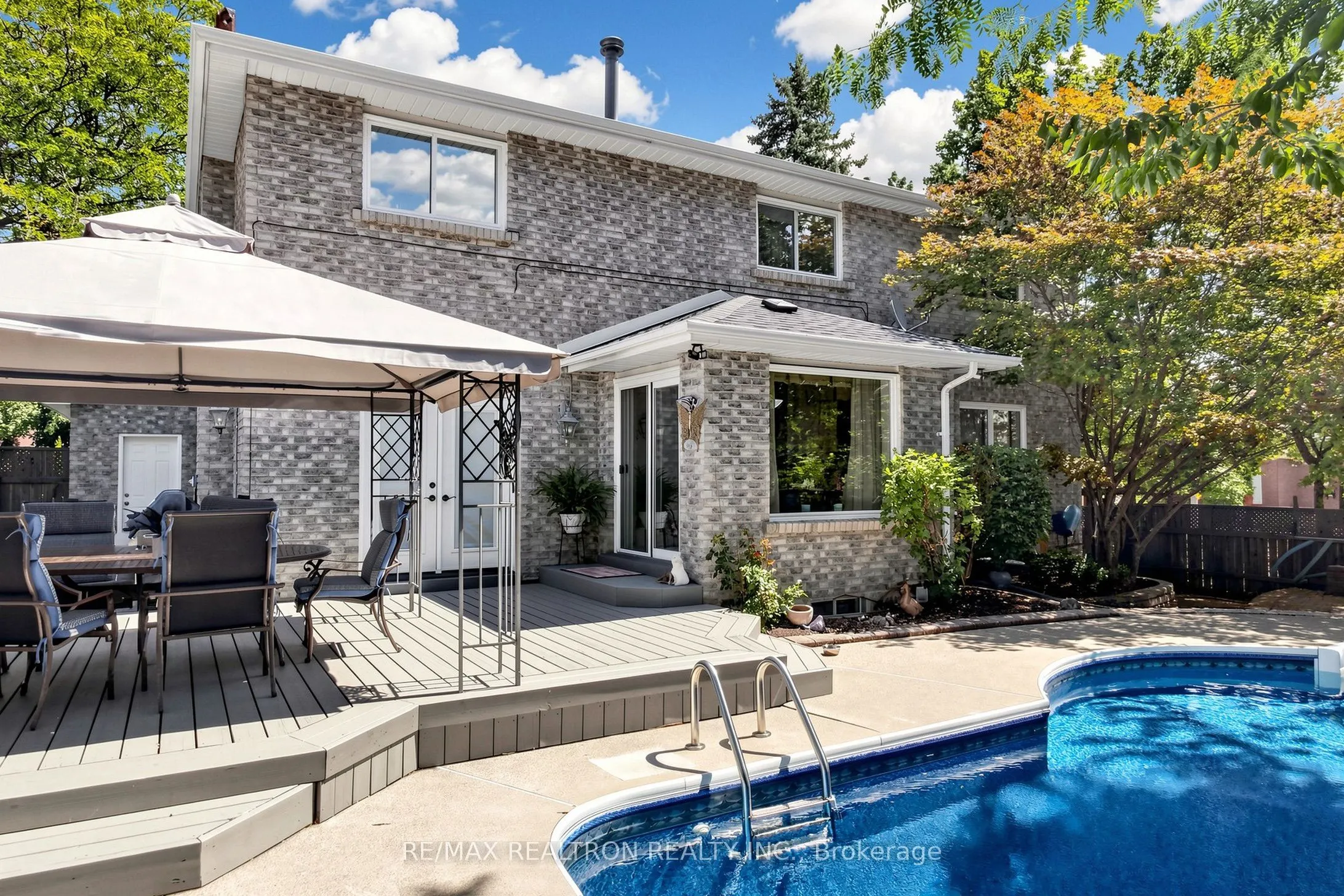2 Manor Place