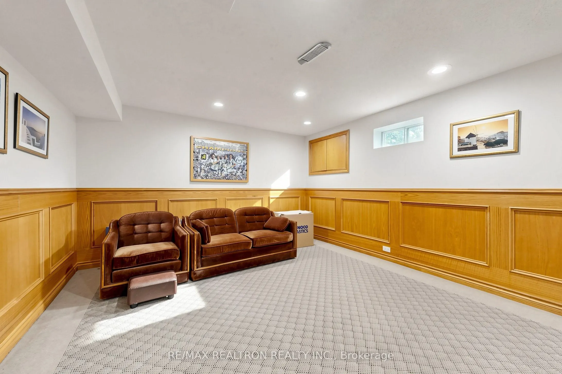 2 Manor Place