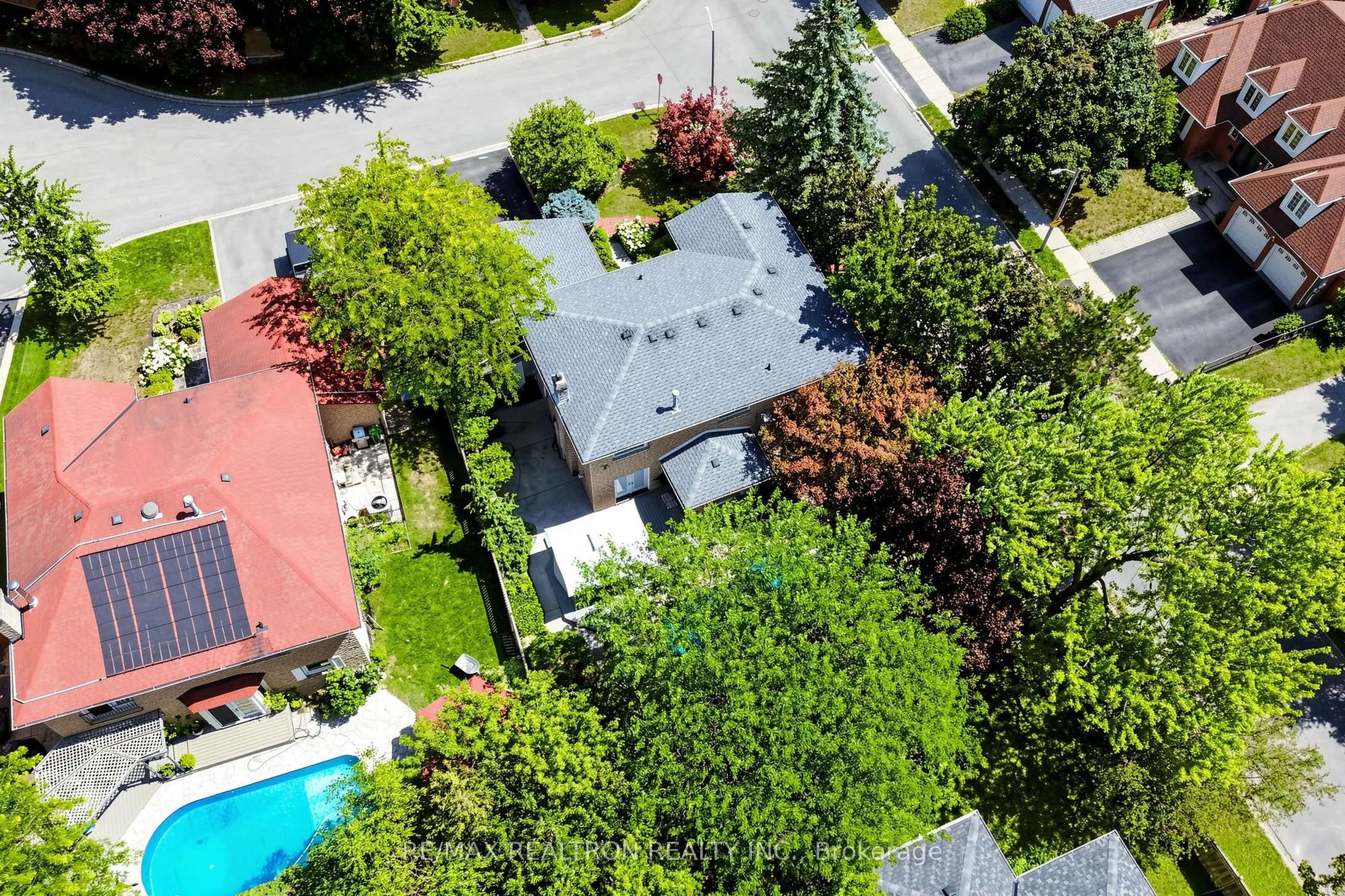 2 Manor Place