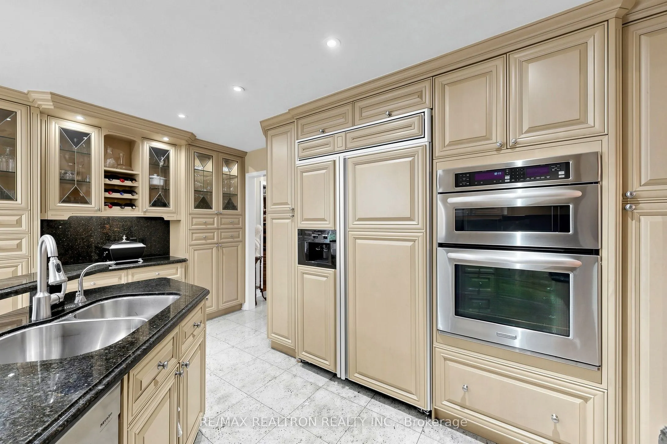 2 Manor Place