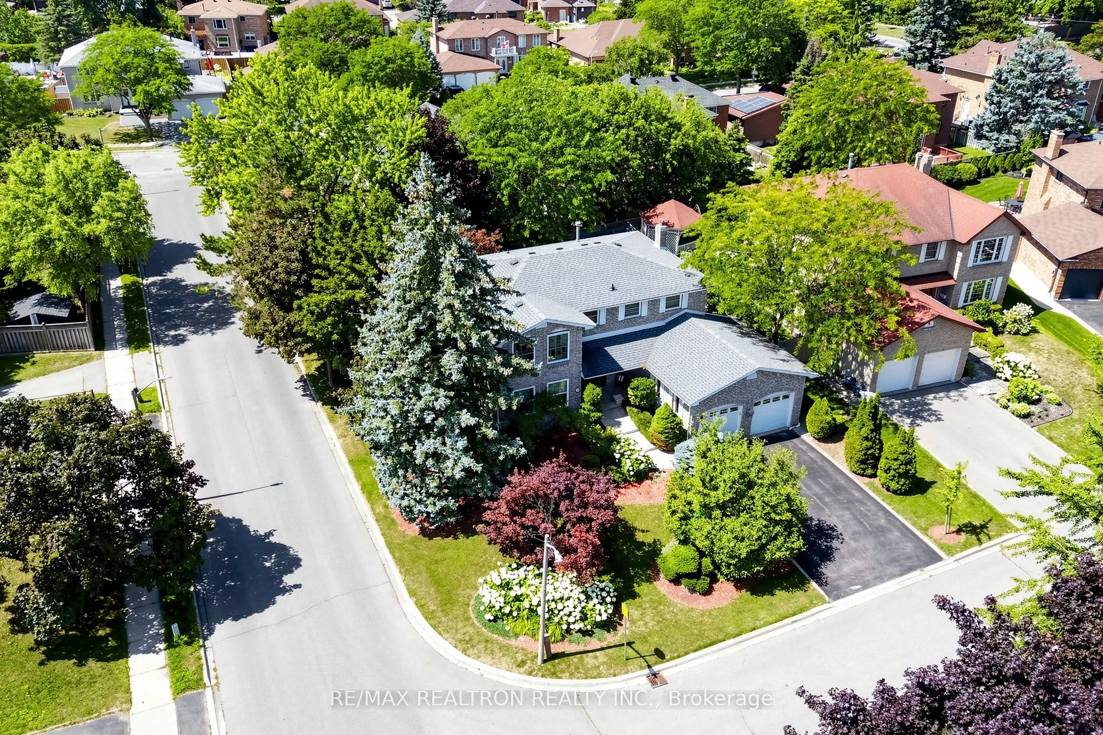 2 Manor Place