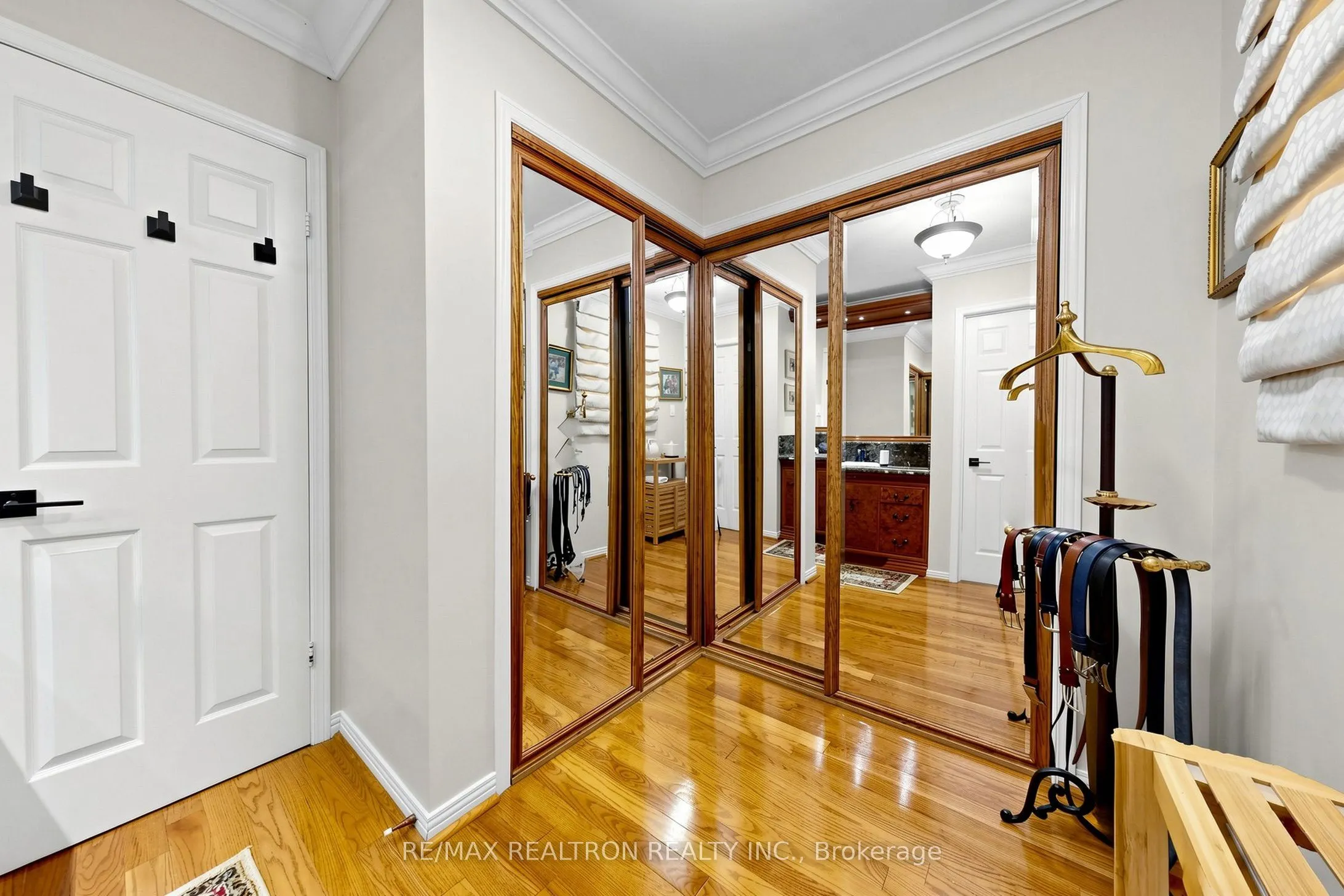 2 Manor Place