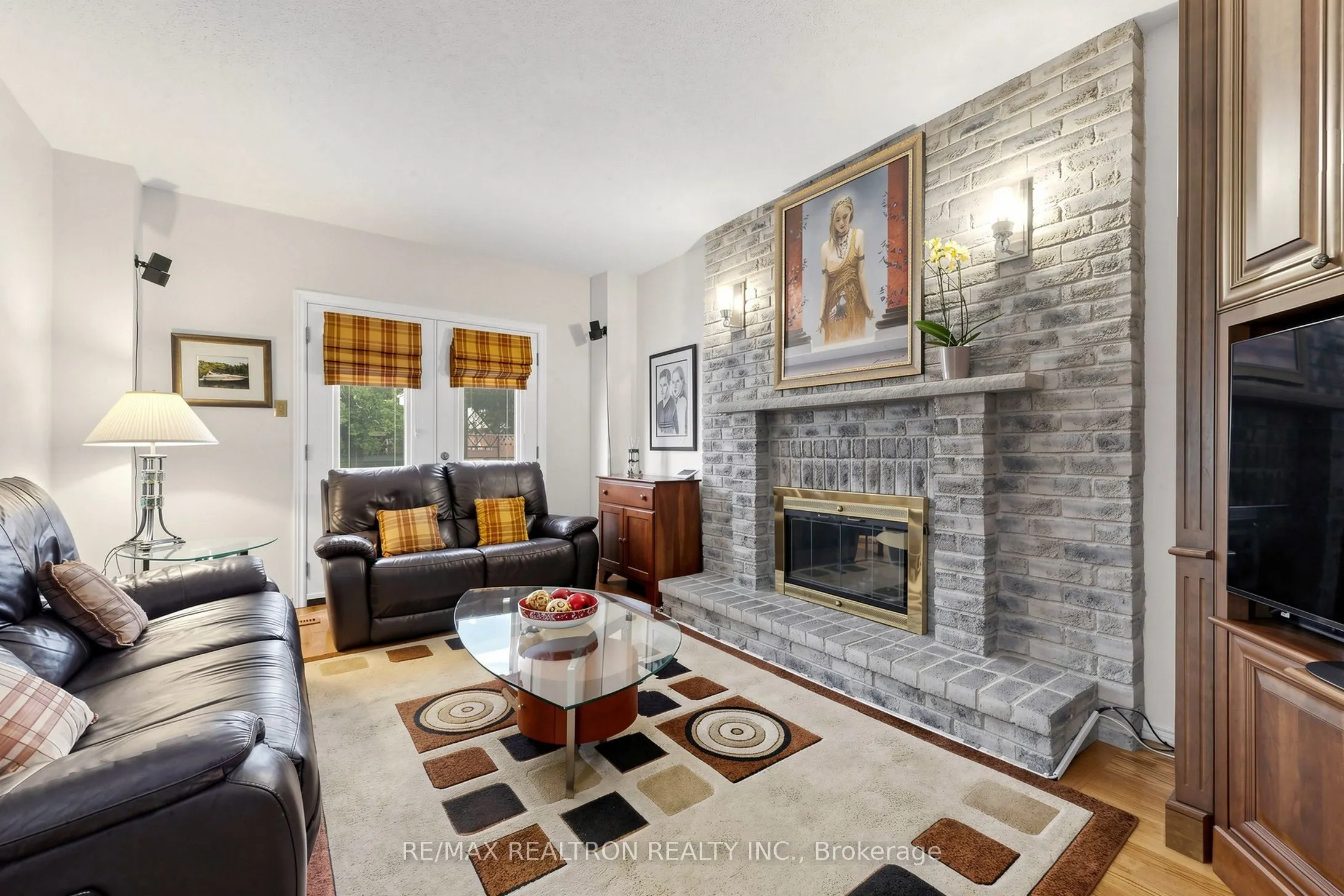 2 Manor Place