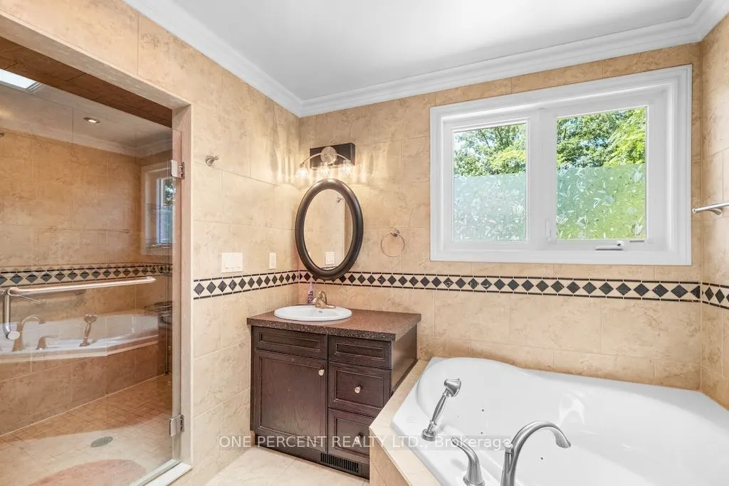 583 Stephens Crescent