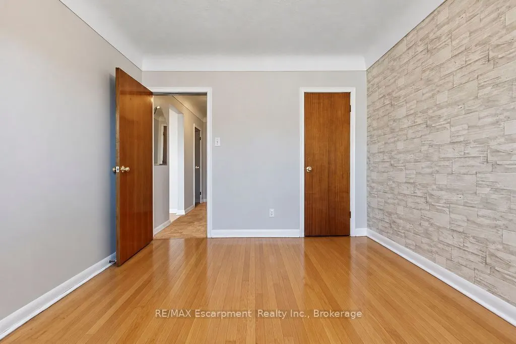 830 Robinson Street #303