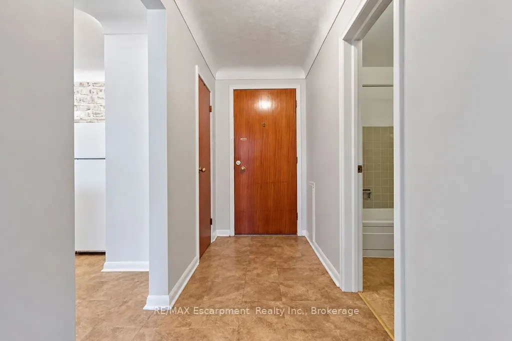 830 Robinson Street #303